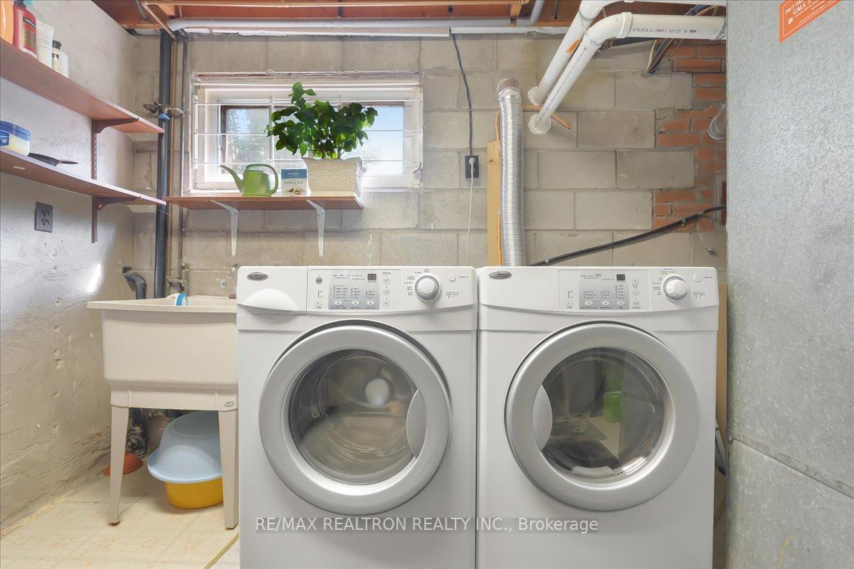 Photo 23 of 283 Hiawatha Road, Toronto, Greenwood-Coxwell — HOMEH