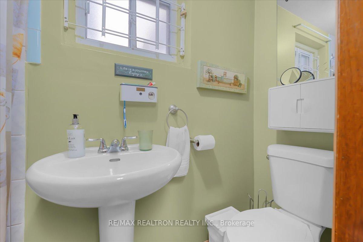 Photo 24 of 283 Hiawatha Road, Toronto, Greenwood-Coxwell — HOMEH