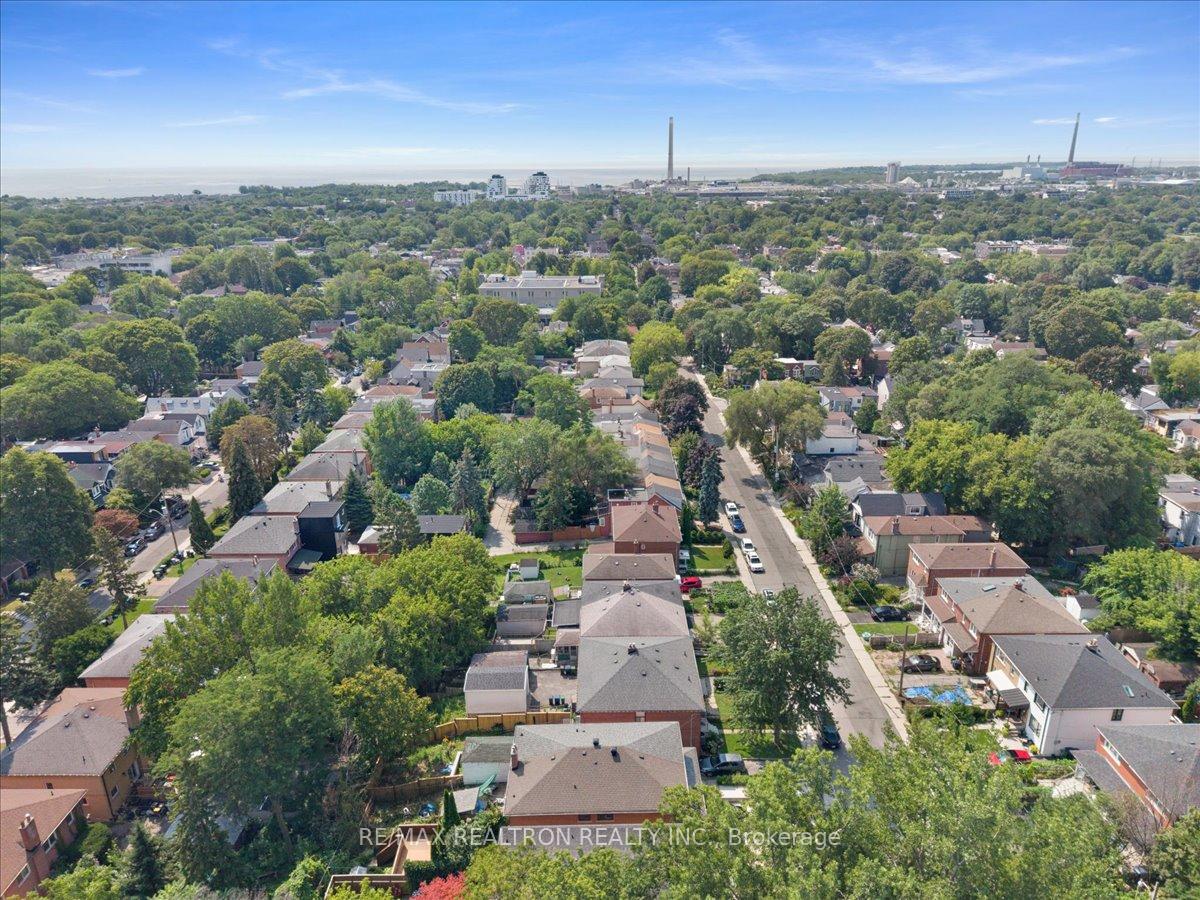 Photo 36 of 283 Hiawatha Road, Toronto, Greenwood-Coxwell — HOMEH