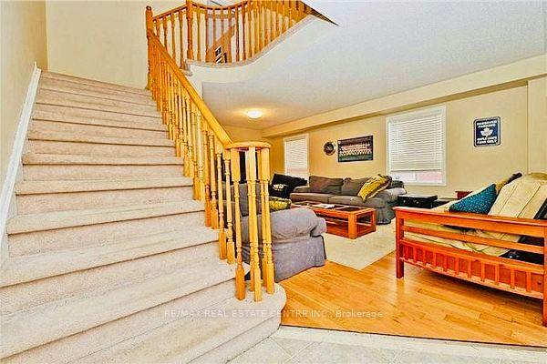 Photo 3 of 5673 Flora Drive, Burlington, Appleby — HOMEH