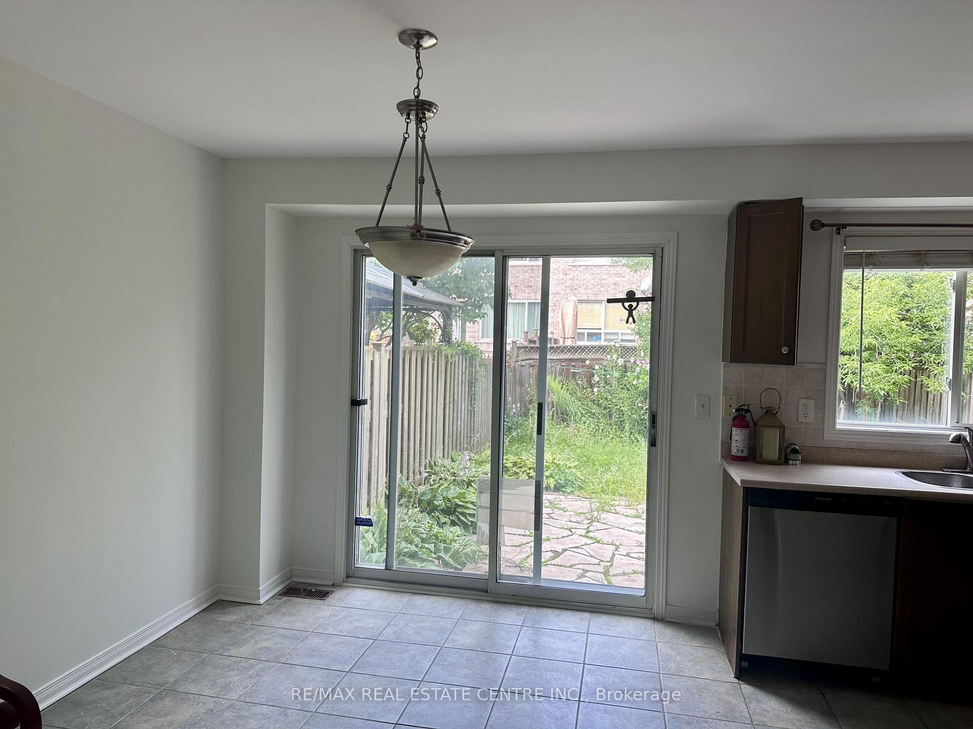 Photo 6 of 5673 Flora Drive, Burlington, Appleby — HOMEH