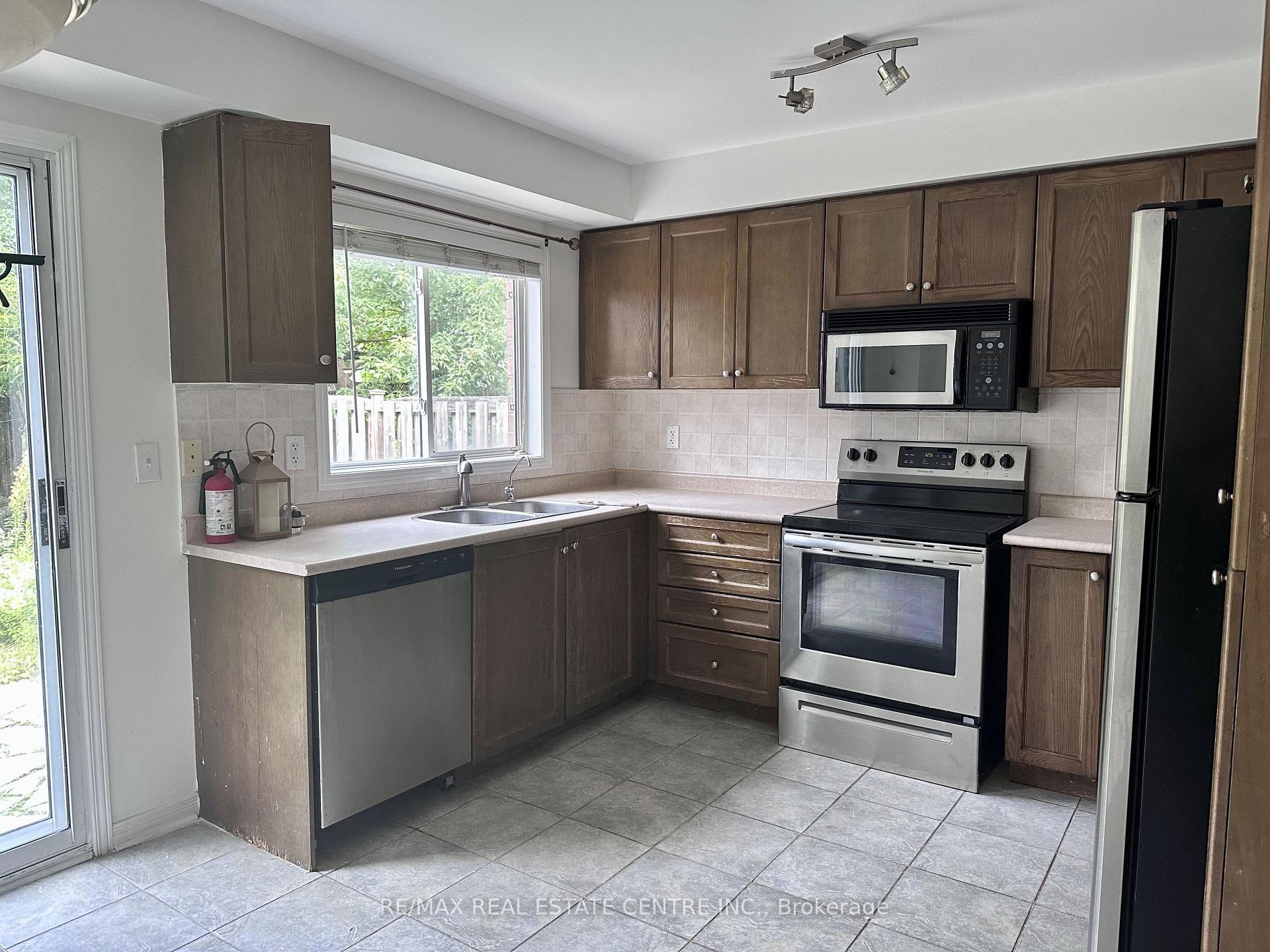 Photo 8 of 5673 Flora Drive, Burlington, Appleby — HOMEH
