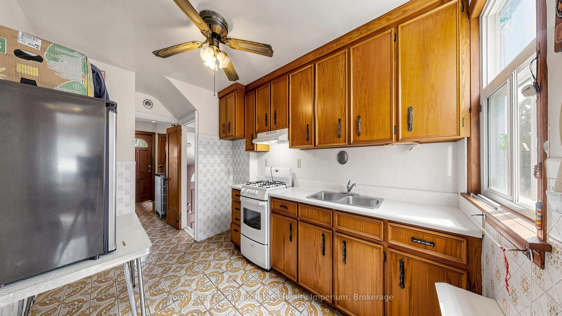 Photo 9 of 535 Soudan Avenue, Toronto, Mount Pleasant East — HOMEH