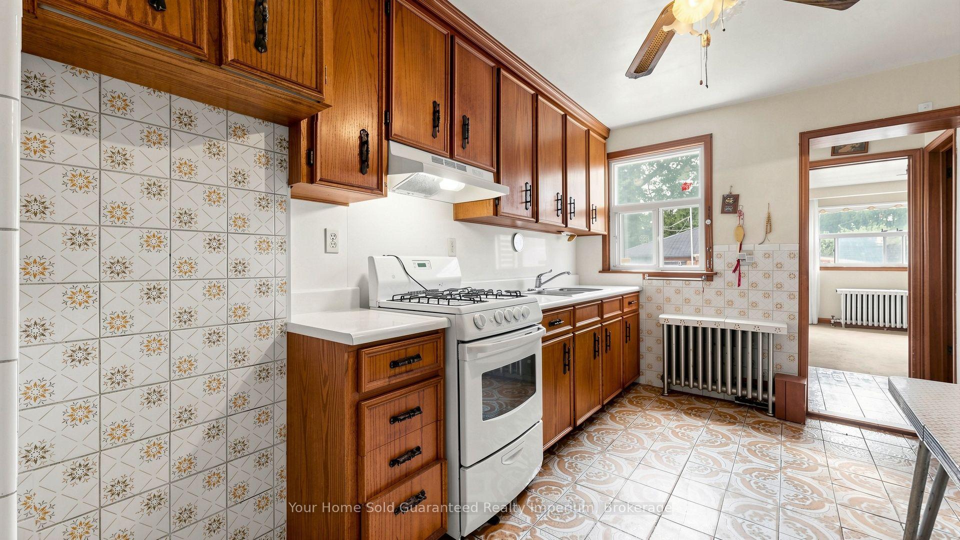 Photo 12 of 535 Soudan Avenue, Toronto, Mount Pleasant East — HOMEH
