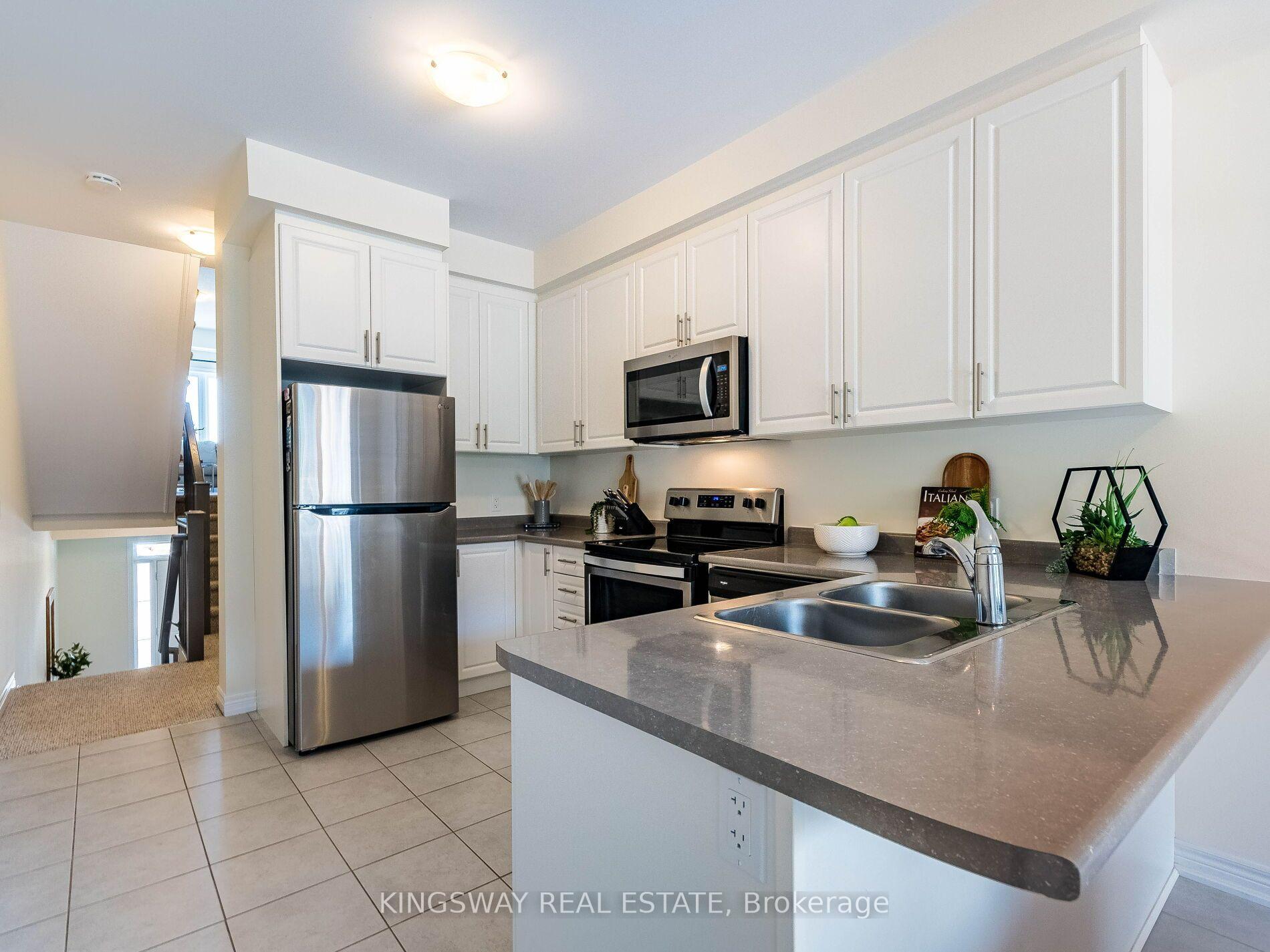Photo 5 of Unit 2, 279 Skinner Road N, Hamilton, Waterdown — HOMEH
