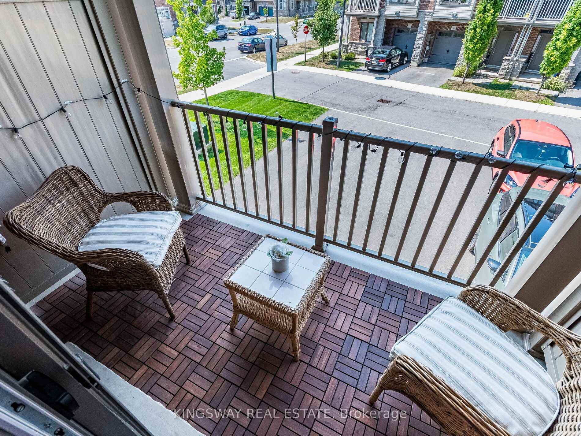 Photo 7 of Unit 2, 279 Skinner Road N, Hamilton, Waterdown — HOMEH