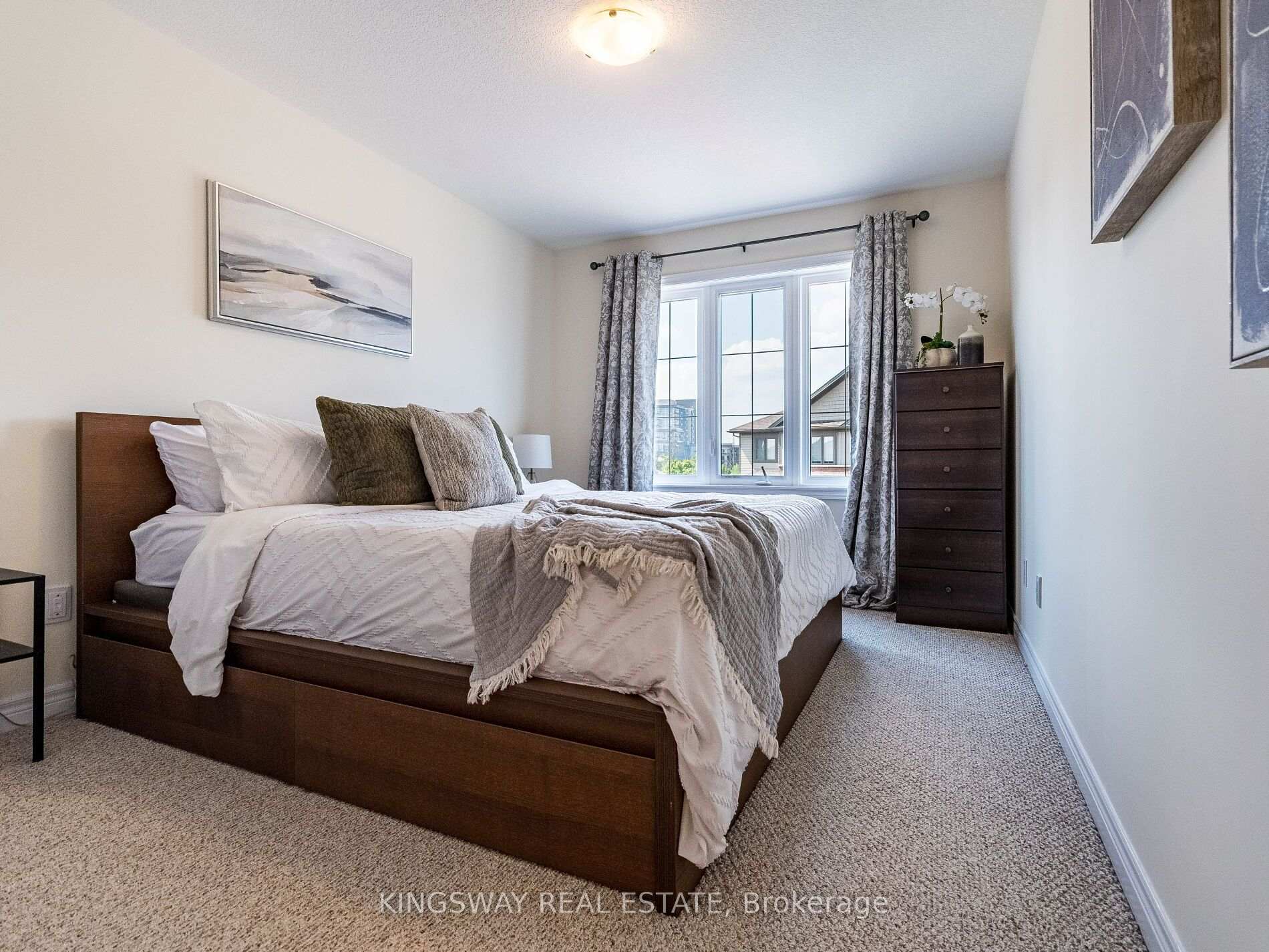 Photo 13 of Unit 2, 279 Skinner Road N, Hamilton, Waterdown — HOMEH