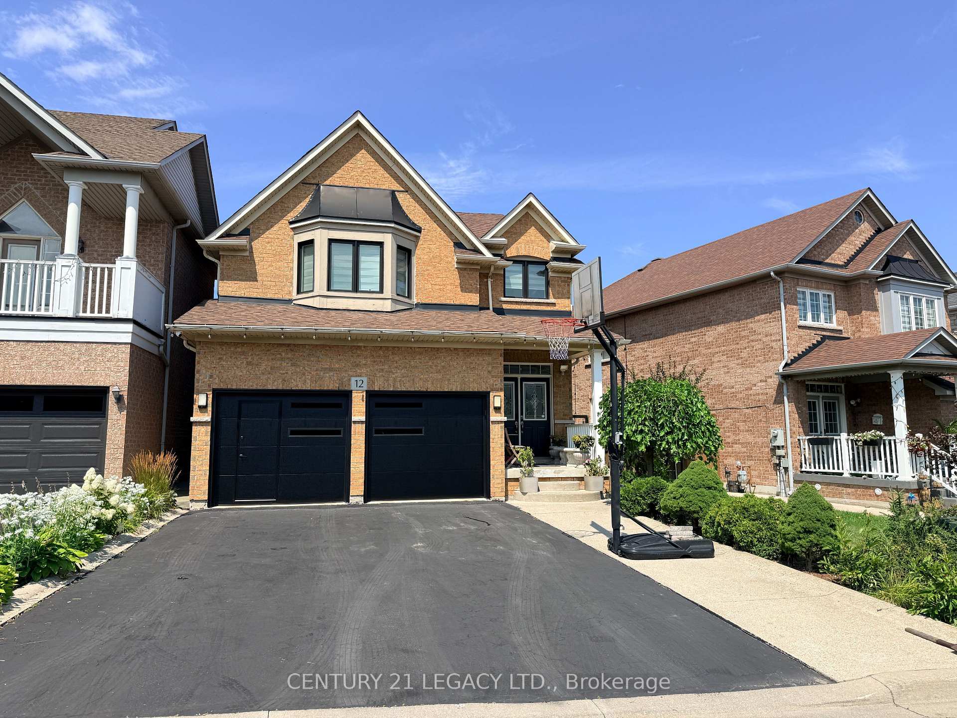 Photo 2 of 12 Aria Lane, Brampton, Bramalea North Industrial — HOMEH