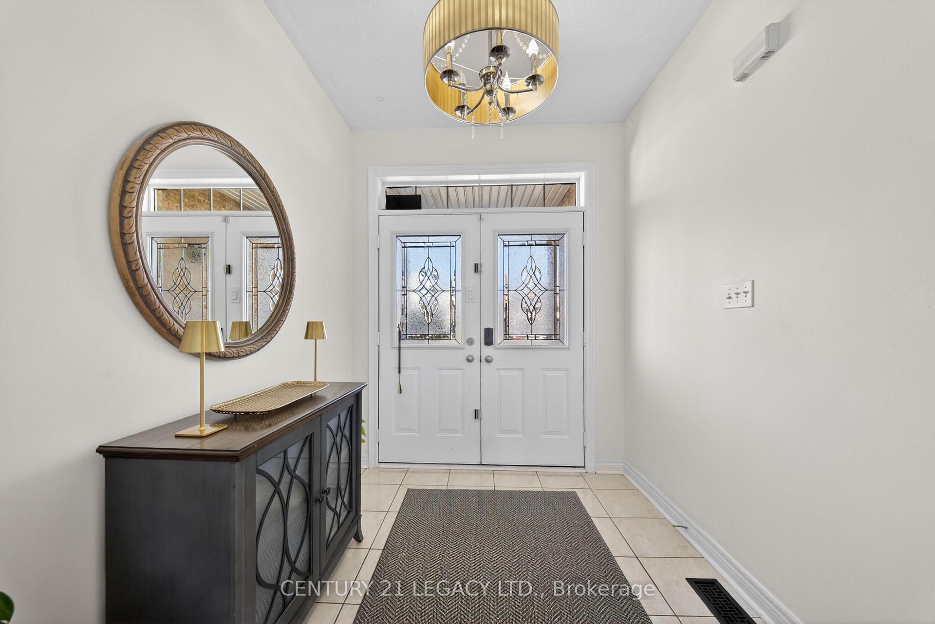 Photo 3 of 12 Aria Lane, Brampton, Bramalea North Industrial — HOMEH