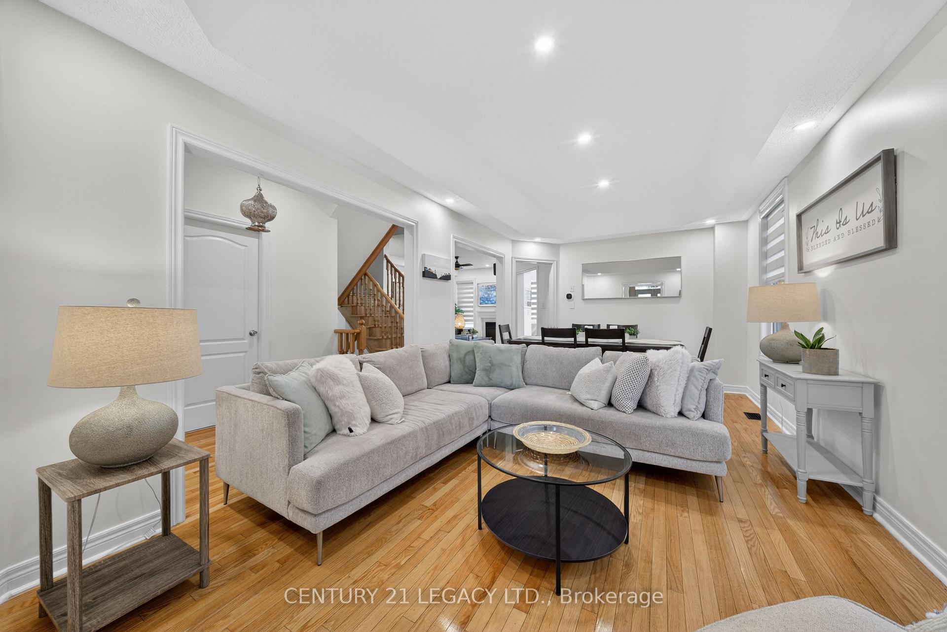 Photo 5 of 12 Aria Lane, Brampton, Bramalea North Industrial — HOMEH