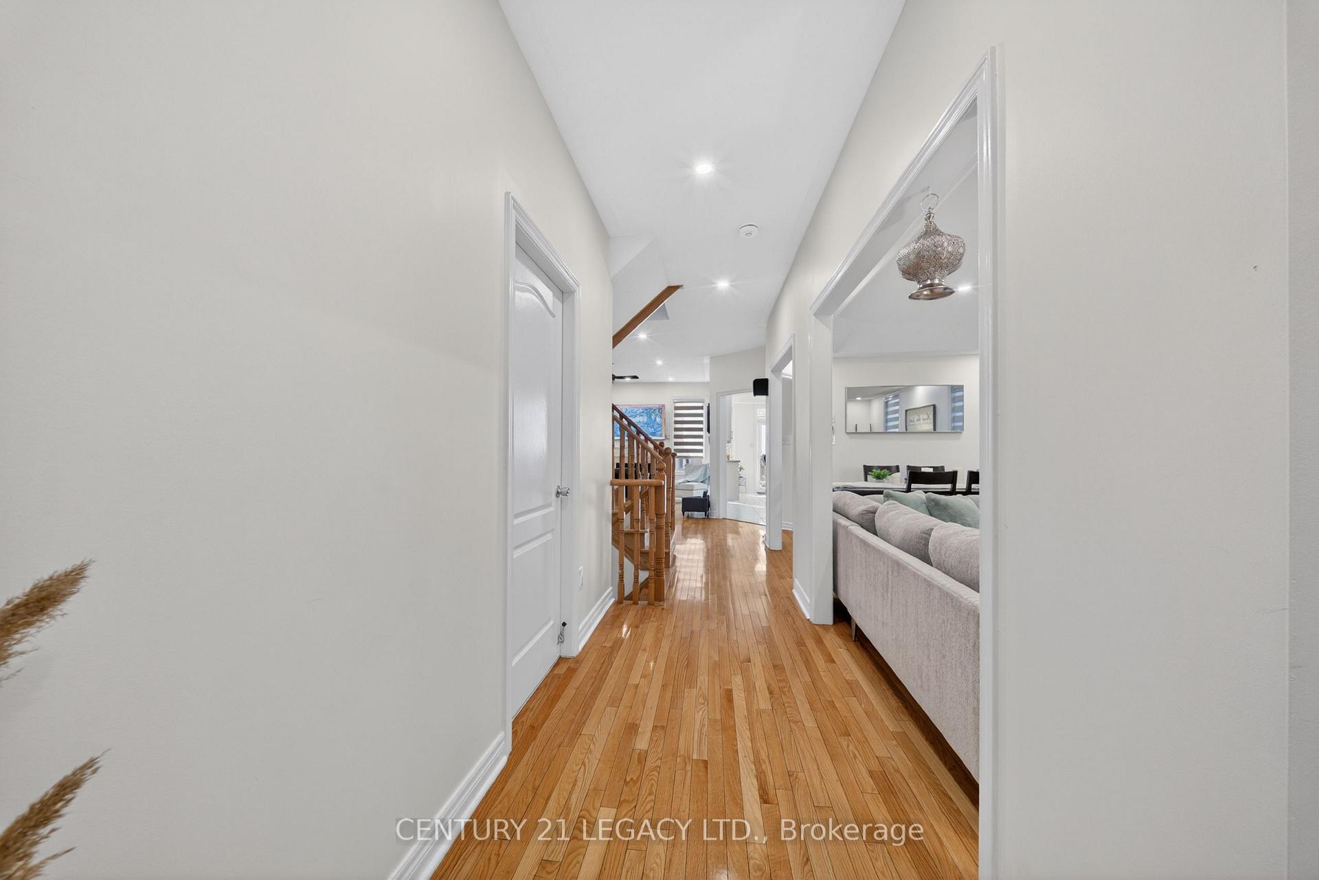 Photo 6 of 12 Aria Lane, Brampton, Bramalea North Industrial — HOMEH