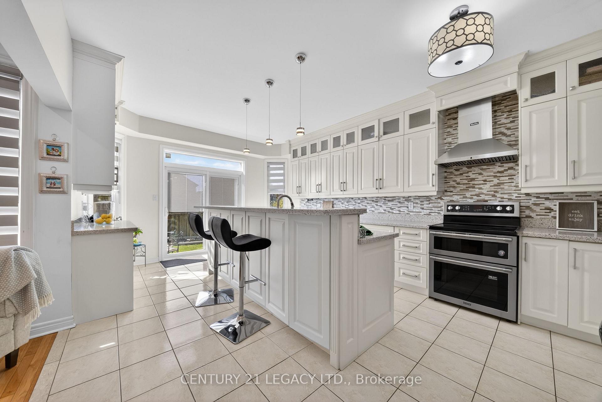 Photo 15 of 12 Aria Lane, Brampton, Bramalea North Industrial — HOMEH