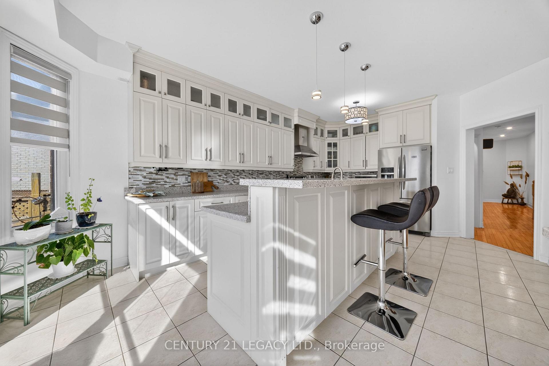 Photo 16 of 12 Aria Lane, Brampton, Bramalea North Industrial — HOMEH