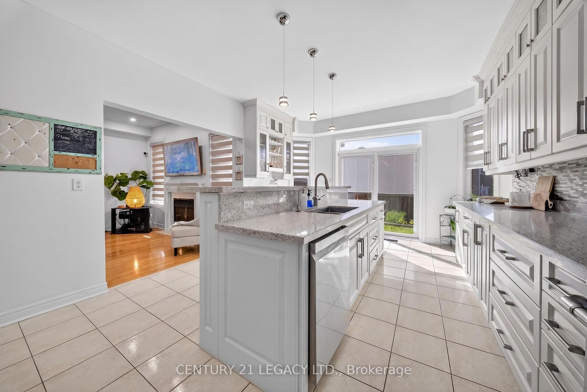 Photo 17 of 12 Aria Lane, Brampton, Bramalea North Industrial — HOMEH