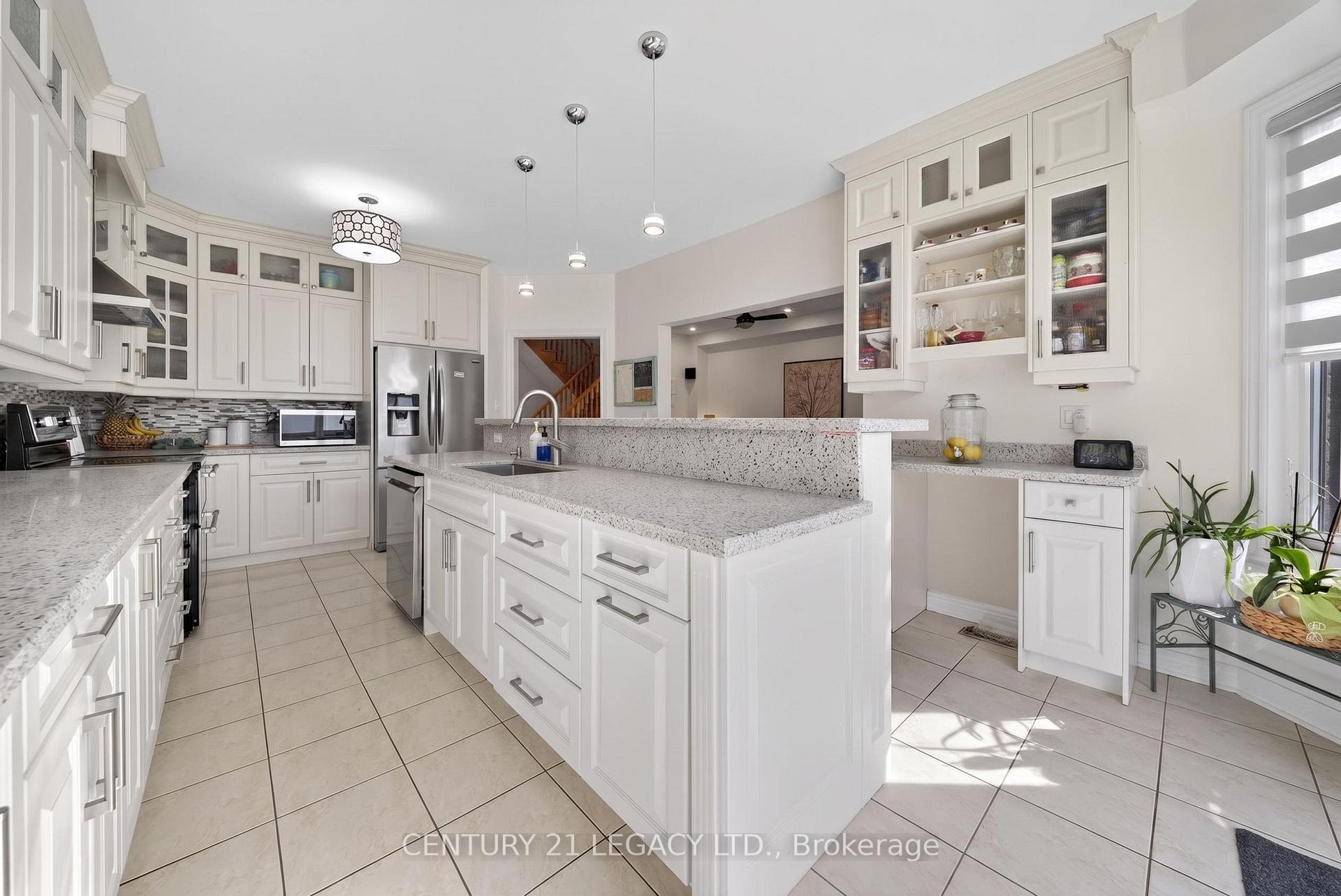 Photo 18 of 12 Aria Lane, Brampton, Bramalea North Industrial — HOMEH