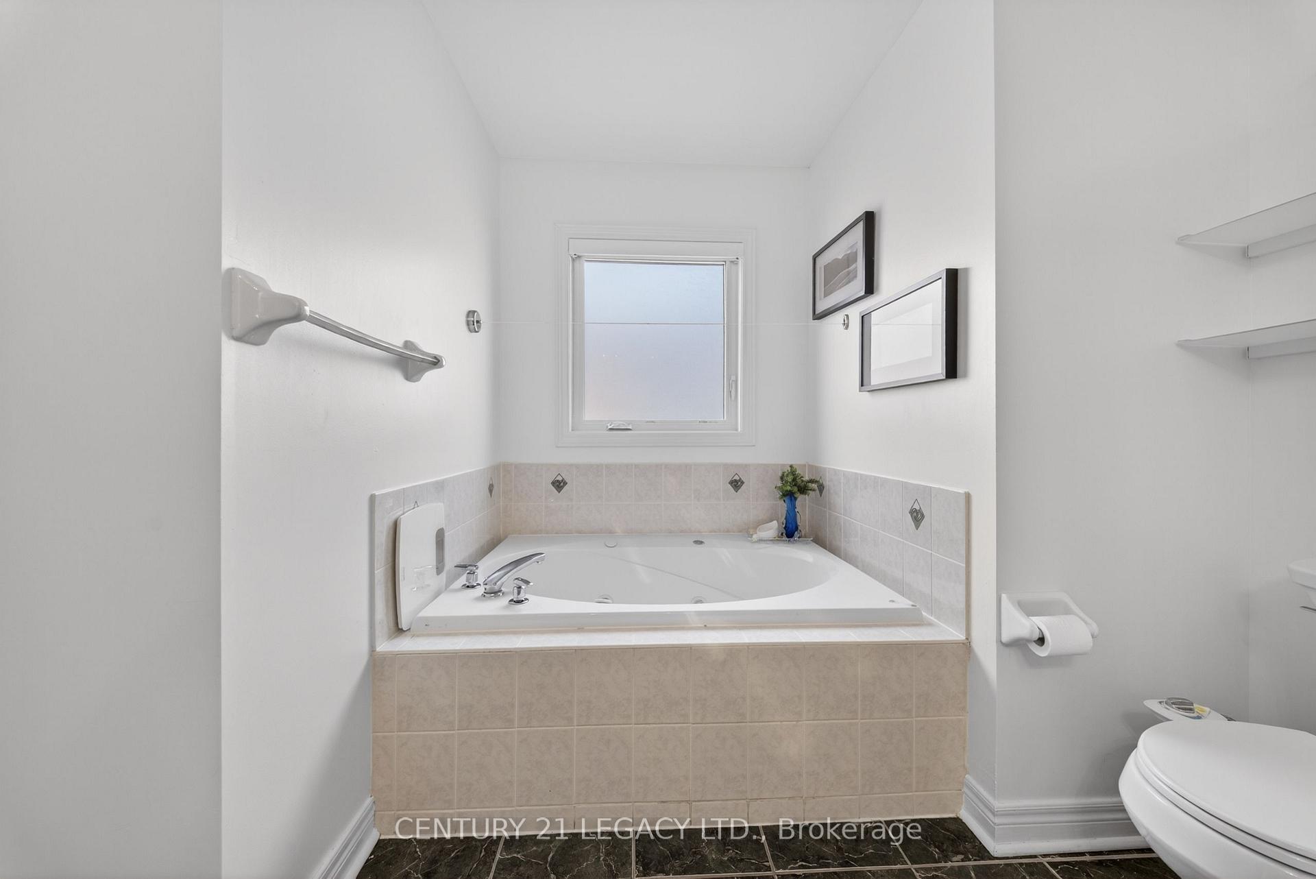 Photo 24 of 12 Aria Lane, Brampton, Bramalea North Industrial — HOMEH