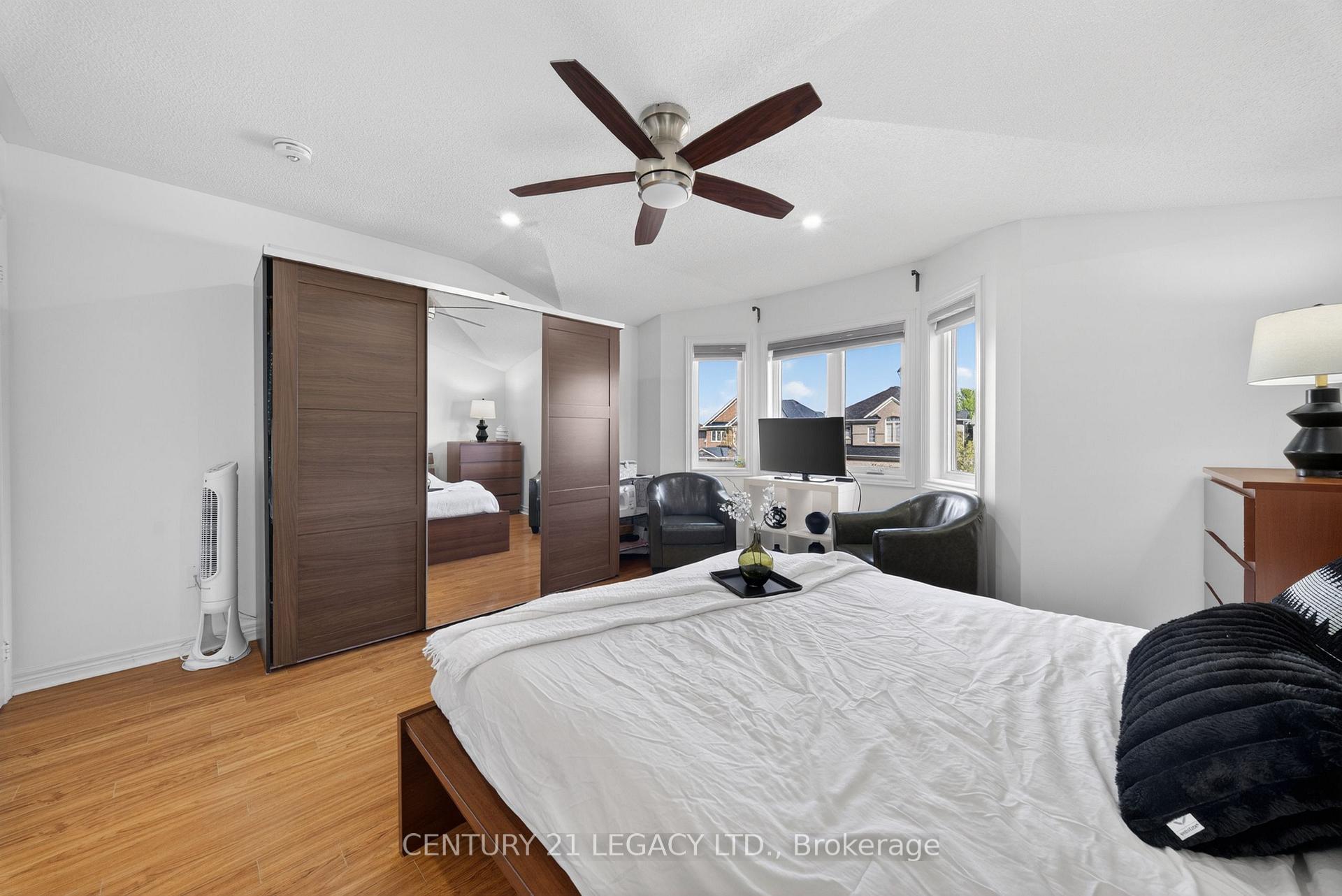 Photo 32 of 12 Aria Lane, Brampton, Bramalea North Industrial — HOMEH