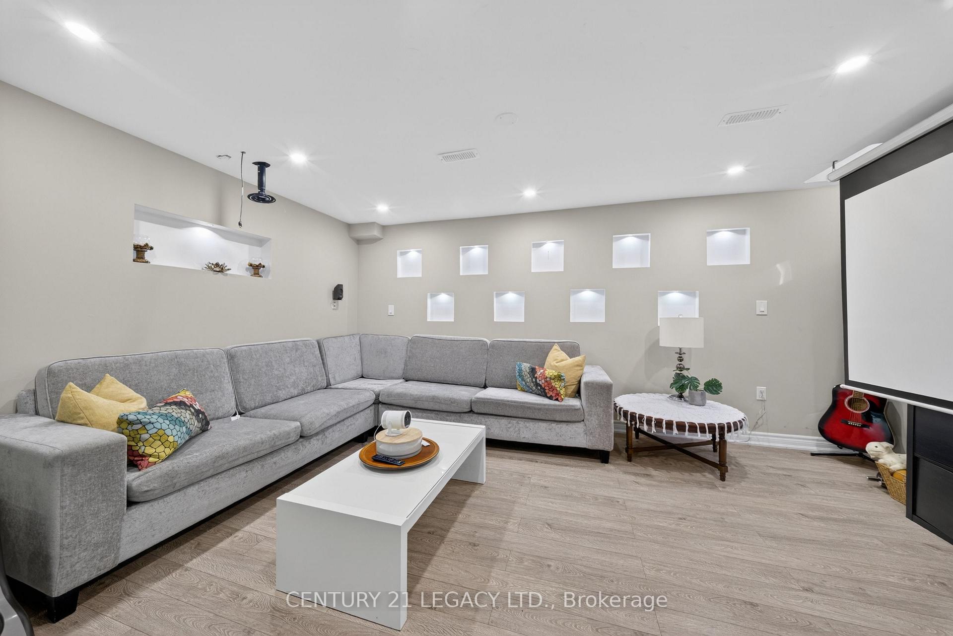 Photo 37 of 12 Aria Lane, Brampton, Bramalea North Industrial — HOMEH
