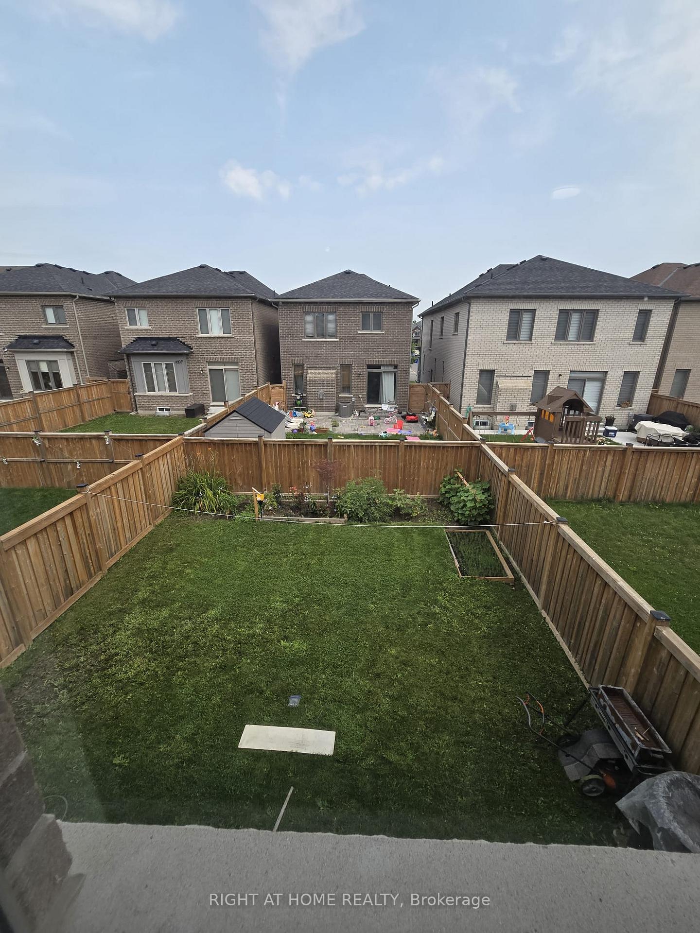 Photo 19 of 14 Ogston Crescent, Whitby, Rural Whitby — HOMEH