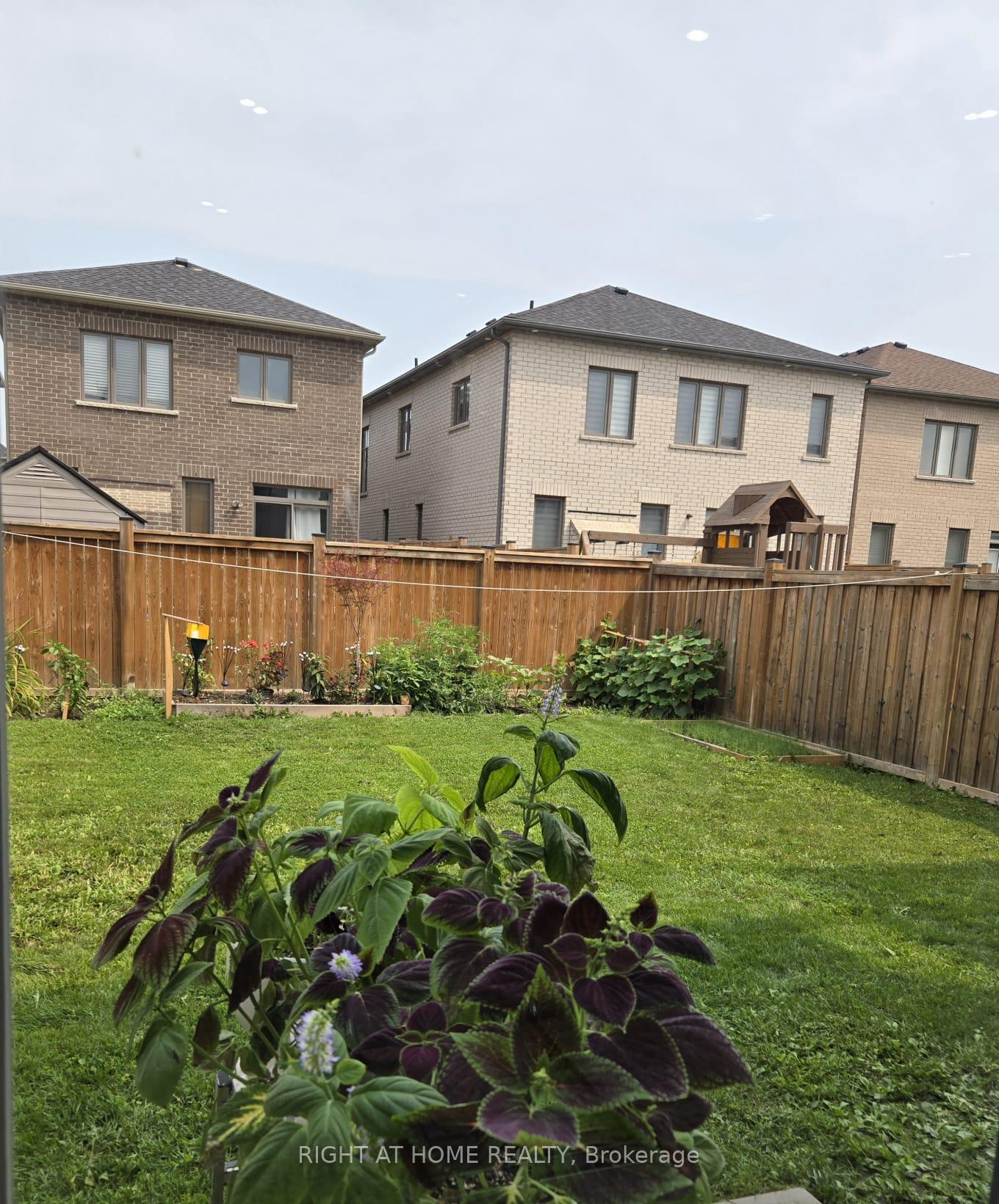 Photo 20 of 14 Ogston Crescent, Whitby, Rural Whitby — HOMEH