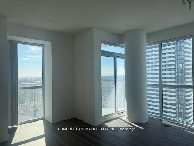 Photo 4 of Unit 2212, 8 Interchange Way, Vaughan, Vaughan Corporate Centre — HOMEH