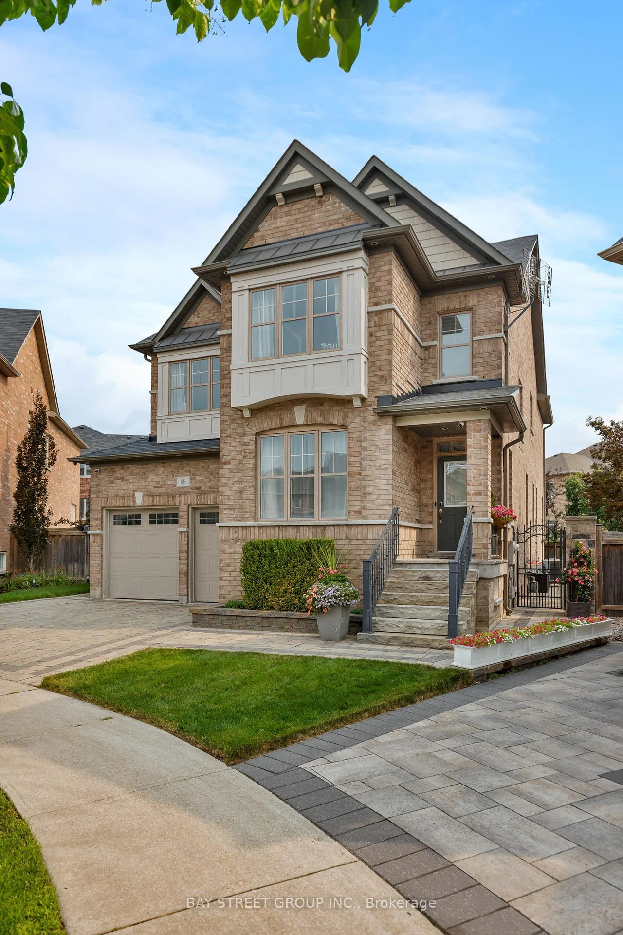 Photo 5 of 68 Foshan Avenue, Markham, Berczy — HOMEH