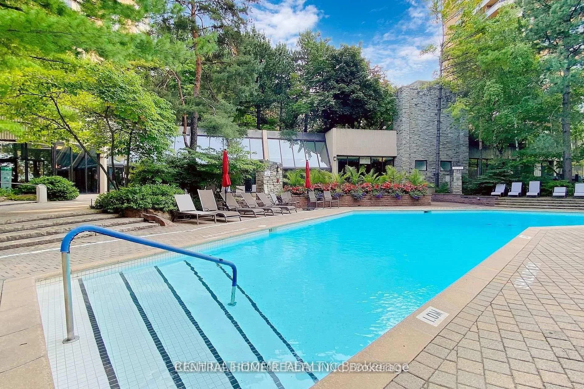 Photo 19 of Unit 302, 85 Skymark Drive, North York, Hillcrest Village — HOMEH