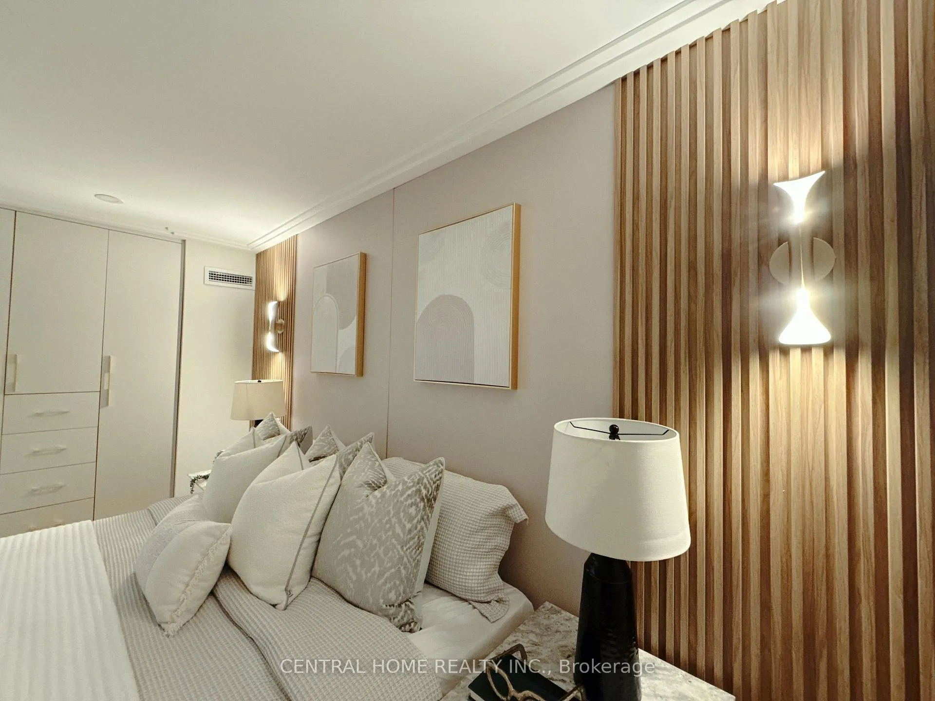 Photo 10 of Unit 302, 85 Skymark Drive, North York, Hillcrest Village — HOMEH