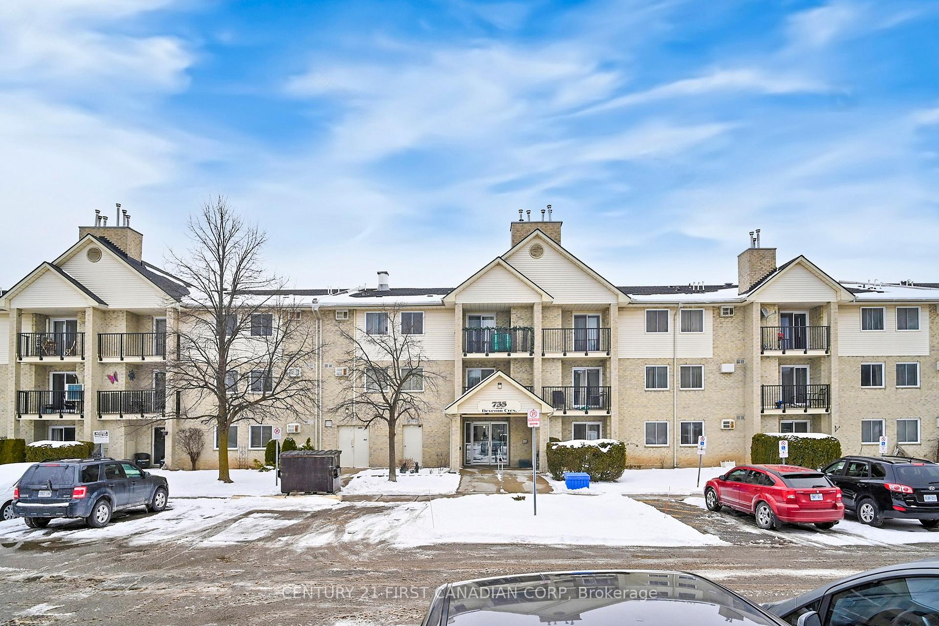 Photo 2 of Unit 319, 735 Deveron Crescent, London, South T — HOMEH