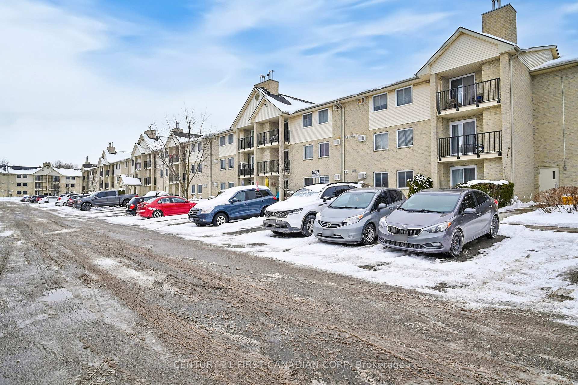 Photo 3 of Unit 319, 735 Deveron Crescent, London, South T — HOMEH