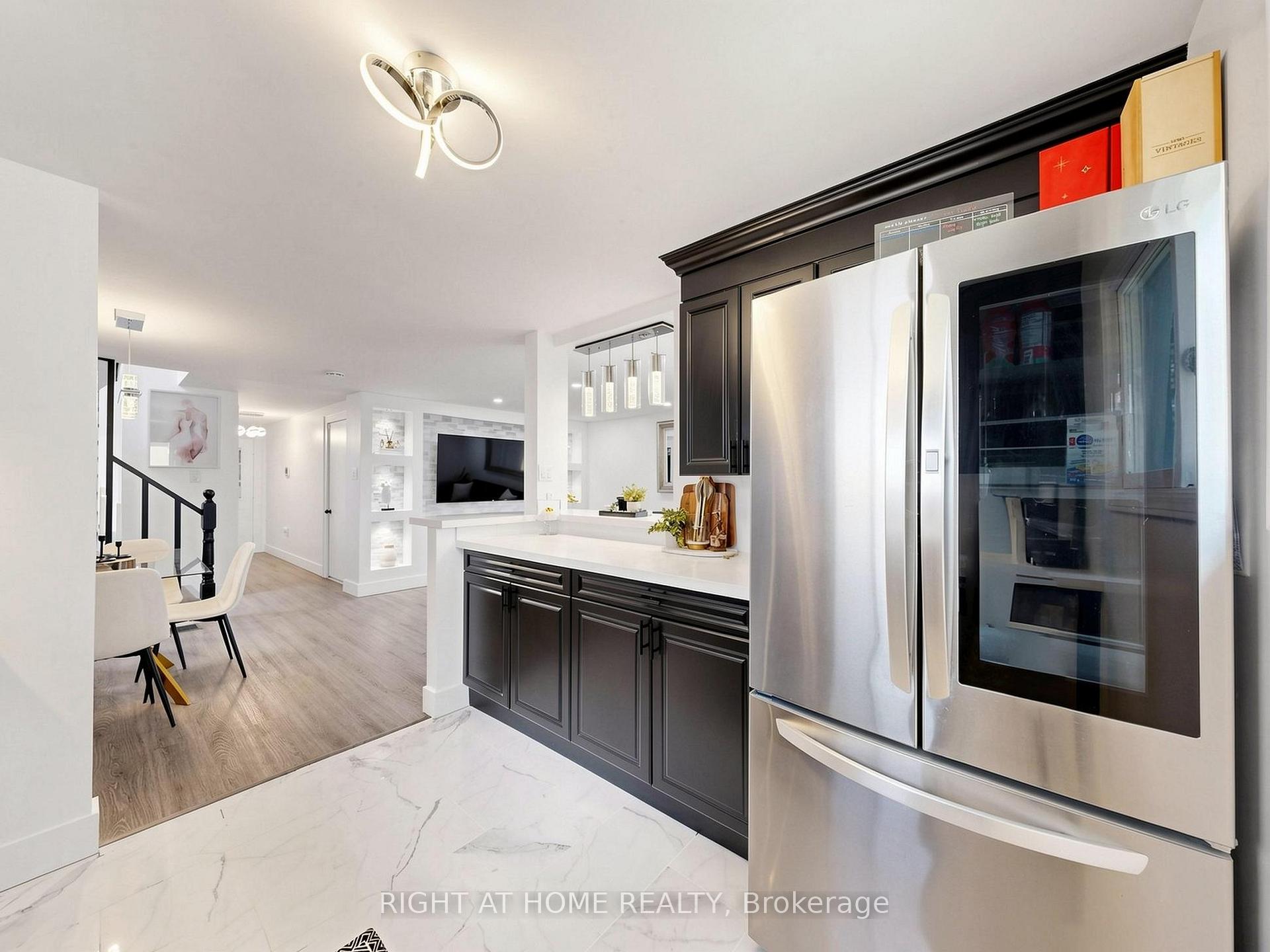 Photo 18 of 207 Hickling Trail, Barrie, Grove East — HOMEH