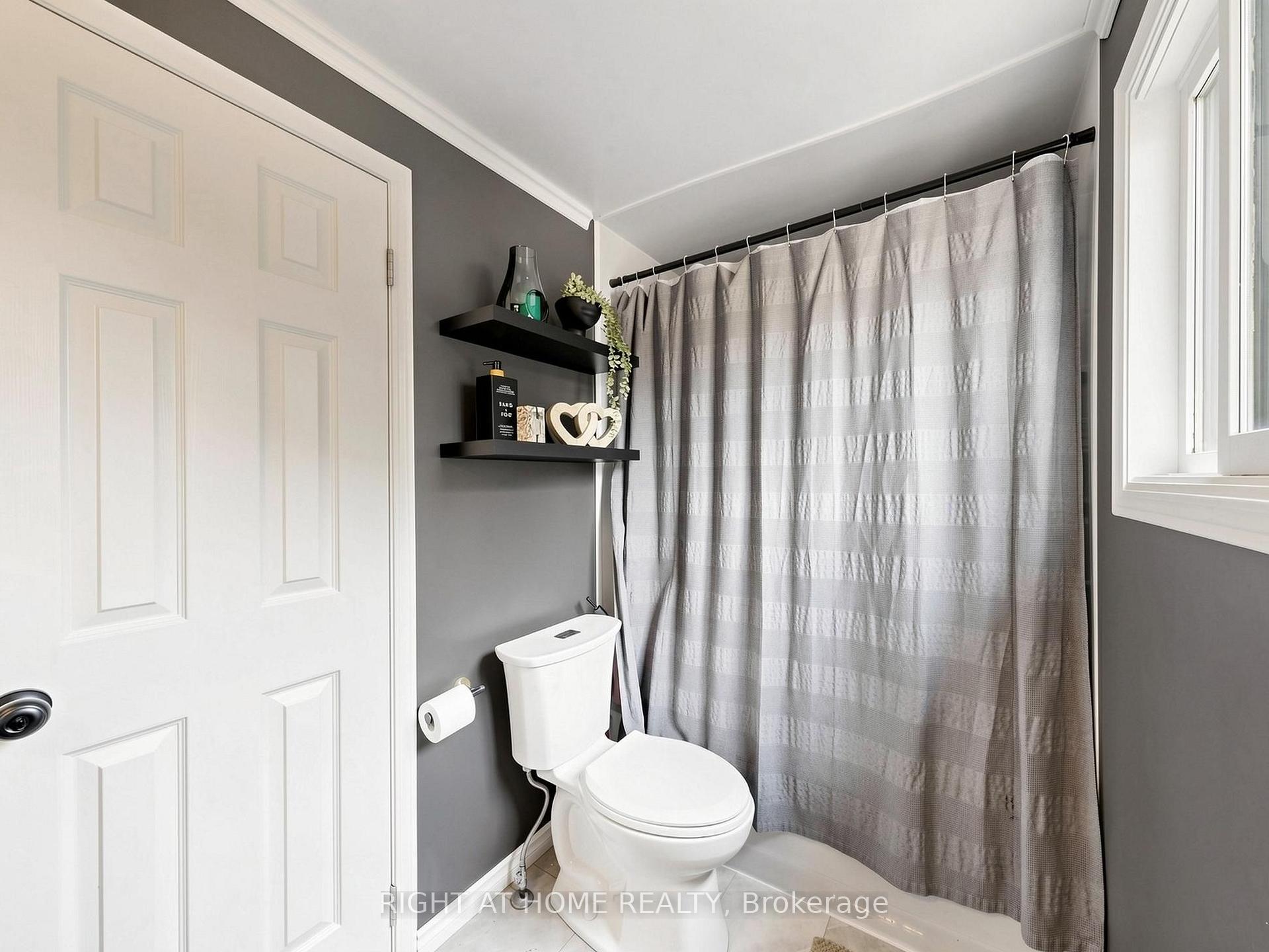 Photo 41 of 207 Hickling Trail, Barrie, Grove East — HOMEH