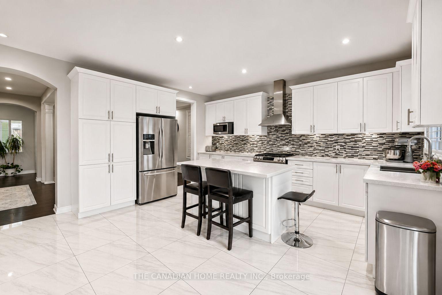 Photo 13 of 23 Chaumont Drive, Hamilton, Stoney Creek Mountain — HOMEH