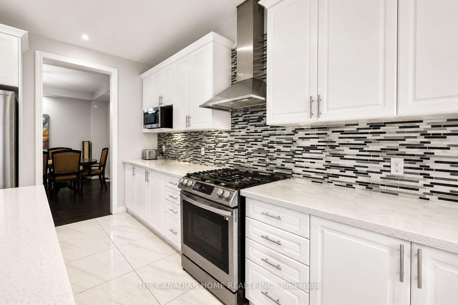 Photo 15 of 23 Chaumont Drive, Hamilton, Stoney Creek Mountain — HOMEH