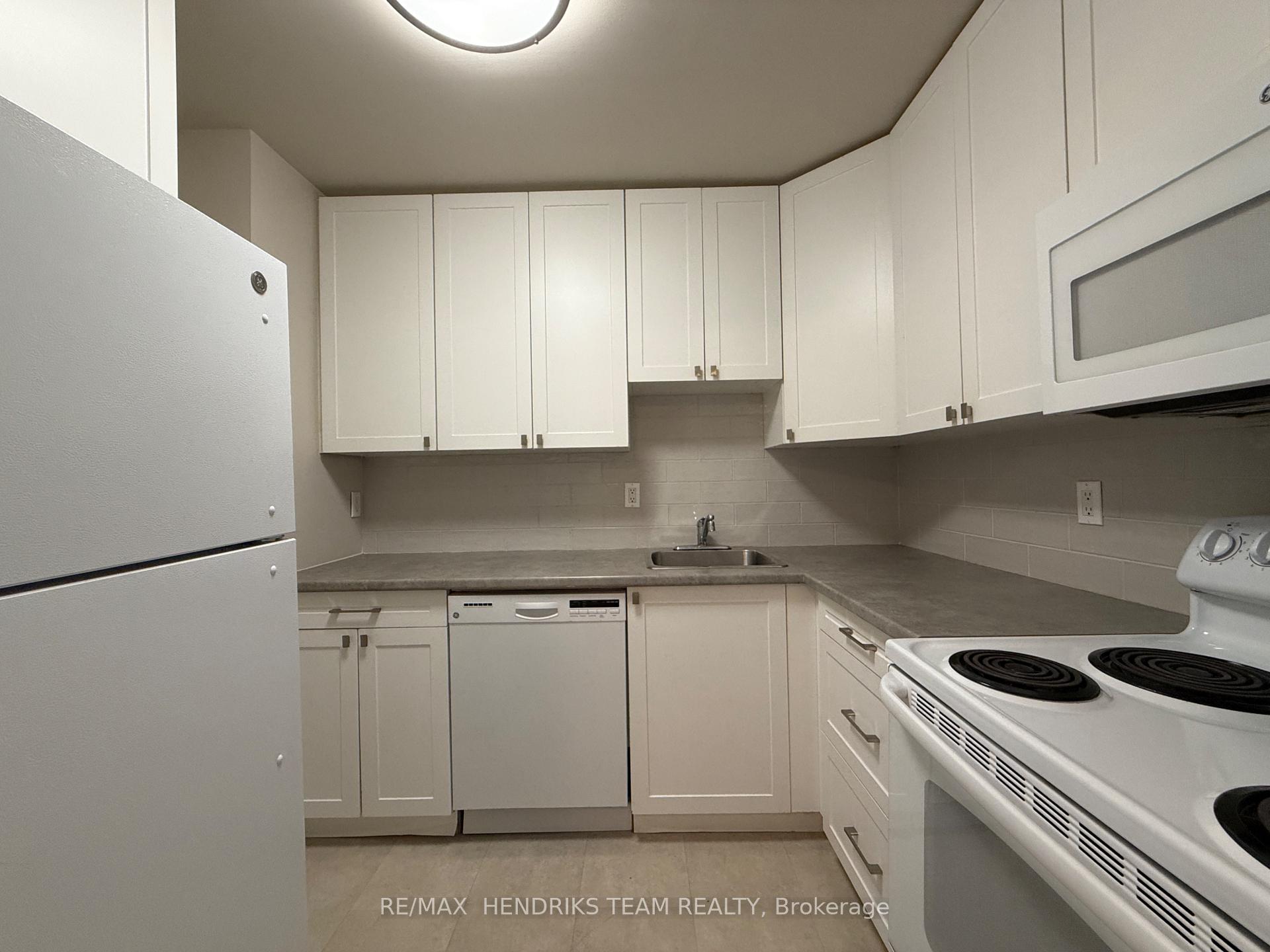 Photo 2 of Unit 402, 33 Leaside Drive, St. Catharines, Carlton/Bunting — HOMEH