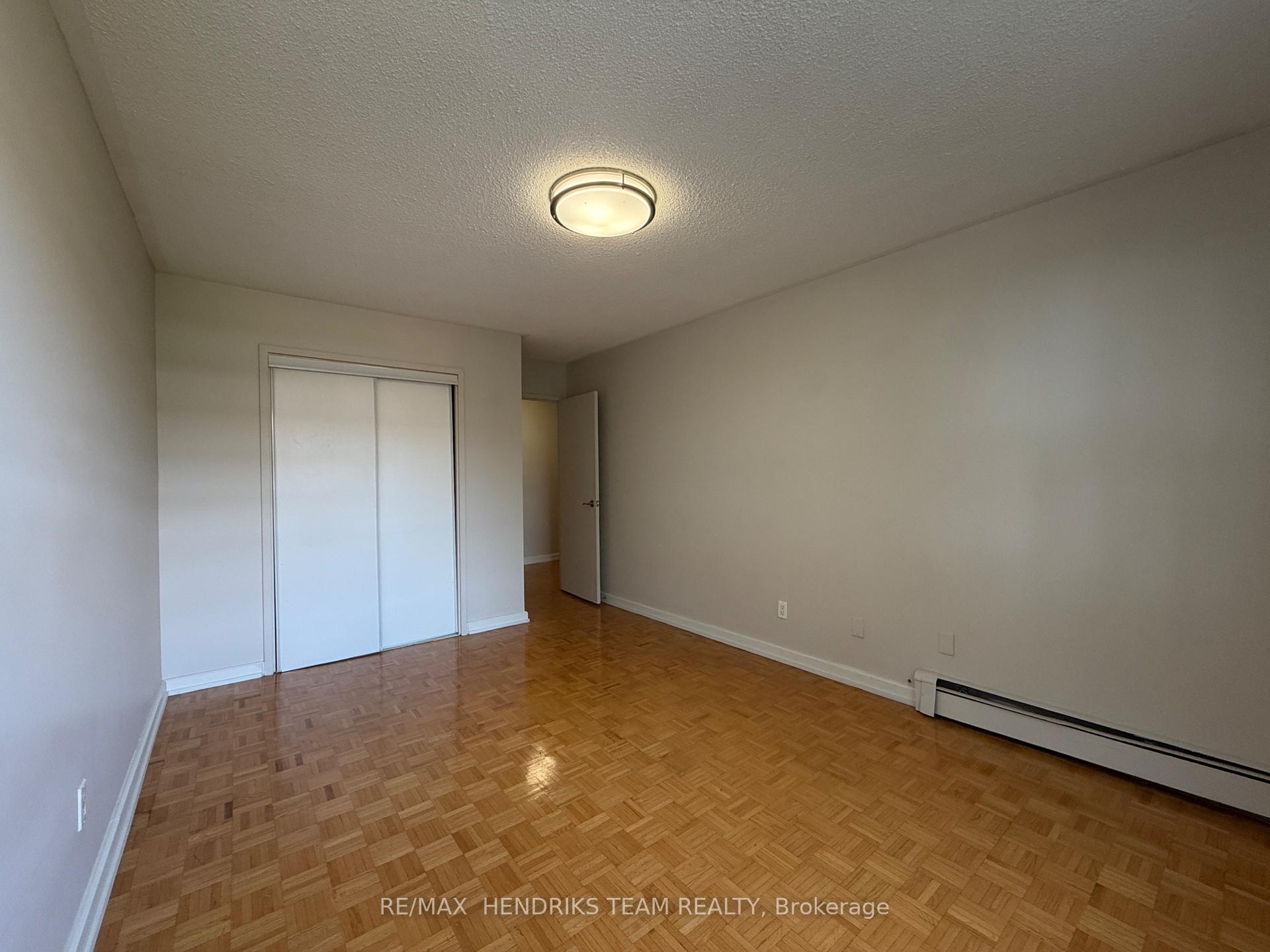 Photo 8 of Unit 402, 33 Leaside Drive, St. Catharines, Carlton/Bunting — HOMEH