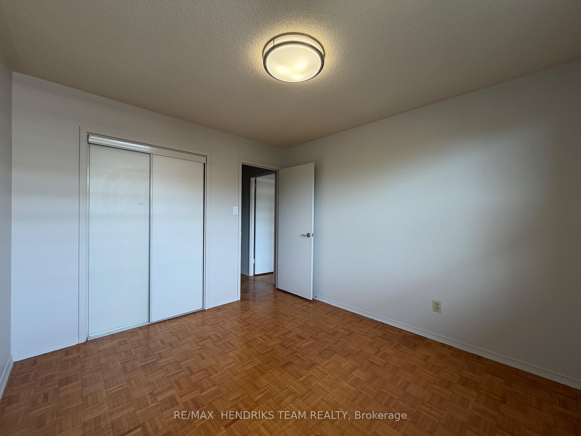 Photo 6 of Unit 409, 39 Leaside Drive, St. Catharines, Carlton/Bunting — HOMEH