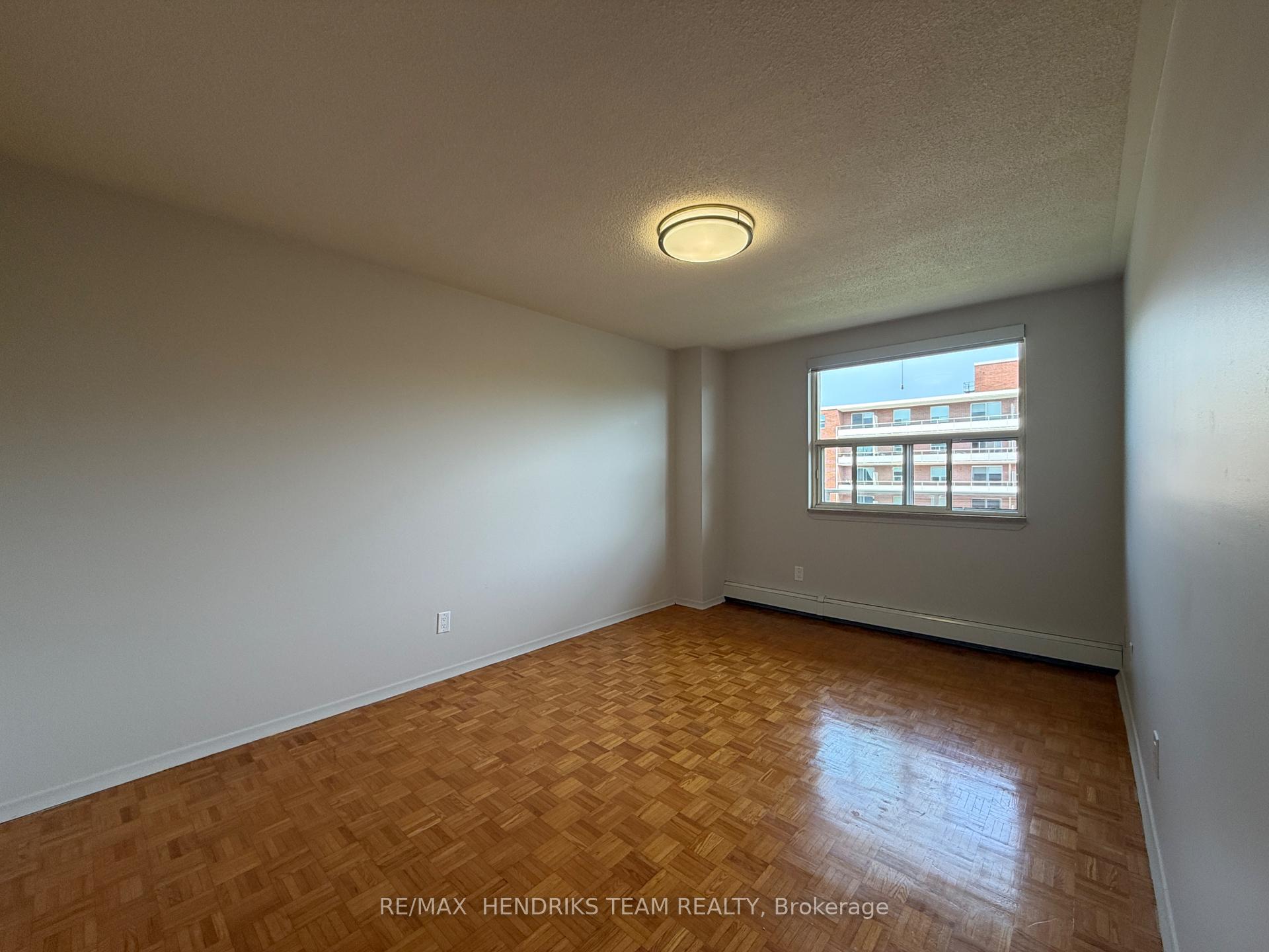 Photo 7 of Unit 409, 39 Leaside Drive, St. Catharines, Carlton/Bunting — HOMEH