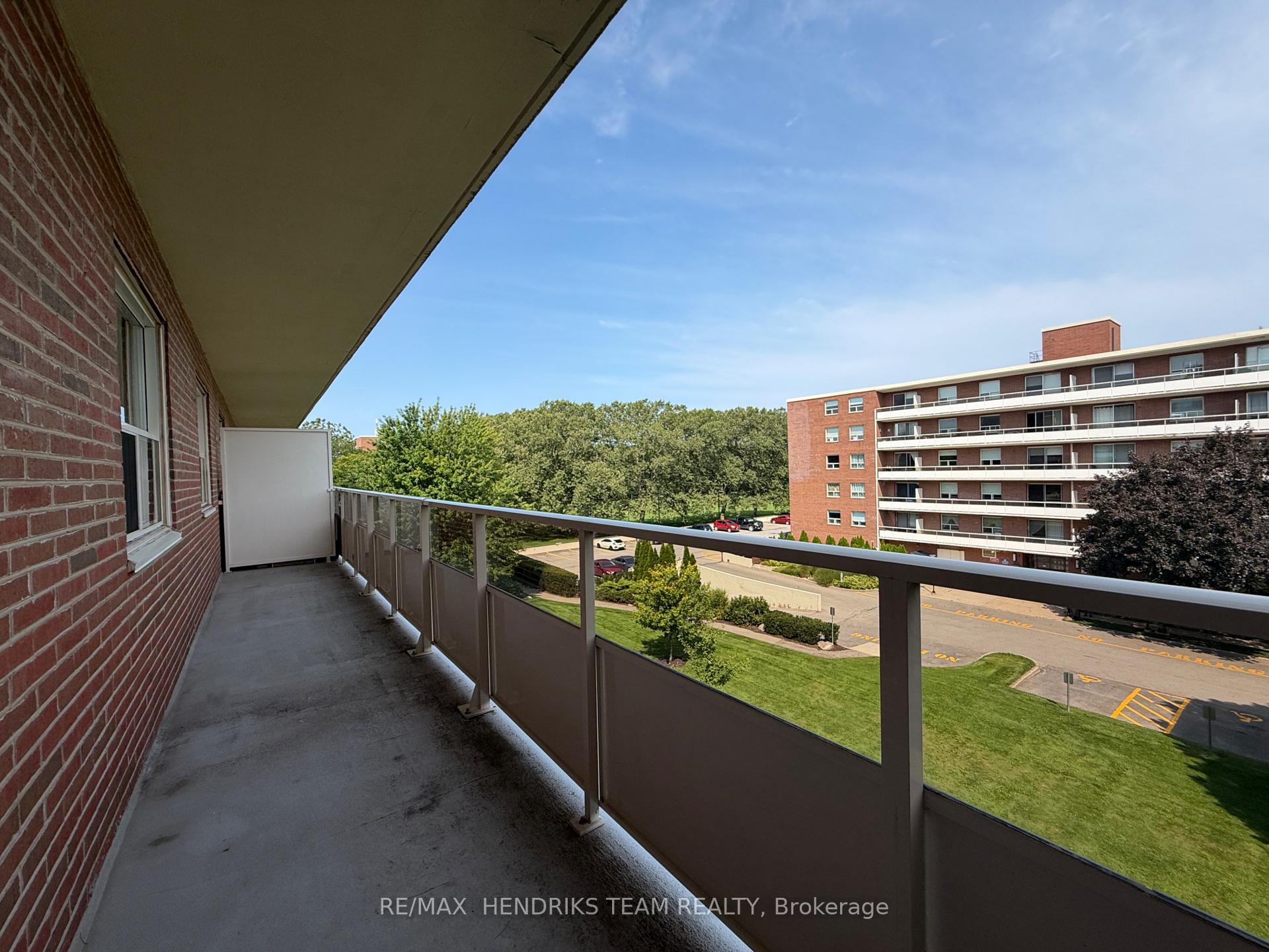 Photo 10 of Unit 409, 39 Leaside Drive, St. Catharines, Carlton/Bunting — HOMEH