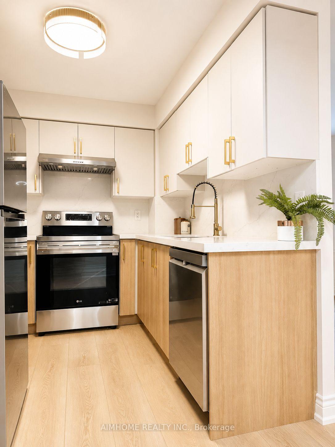 Photo 7 of Unit 804, 75 King William Crescent, Richmond Hill, Langstaff — HOMEH