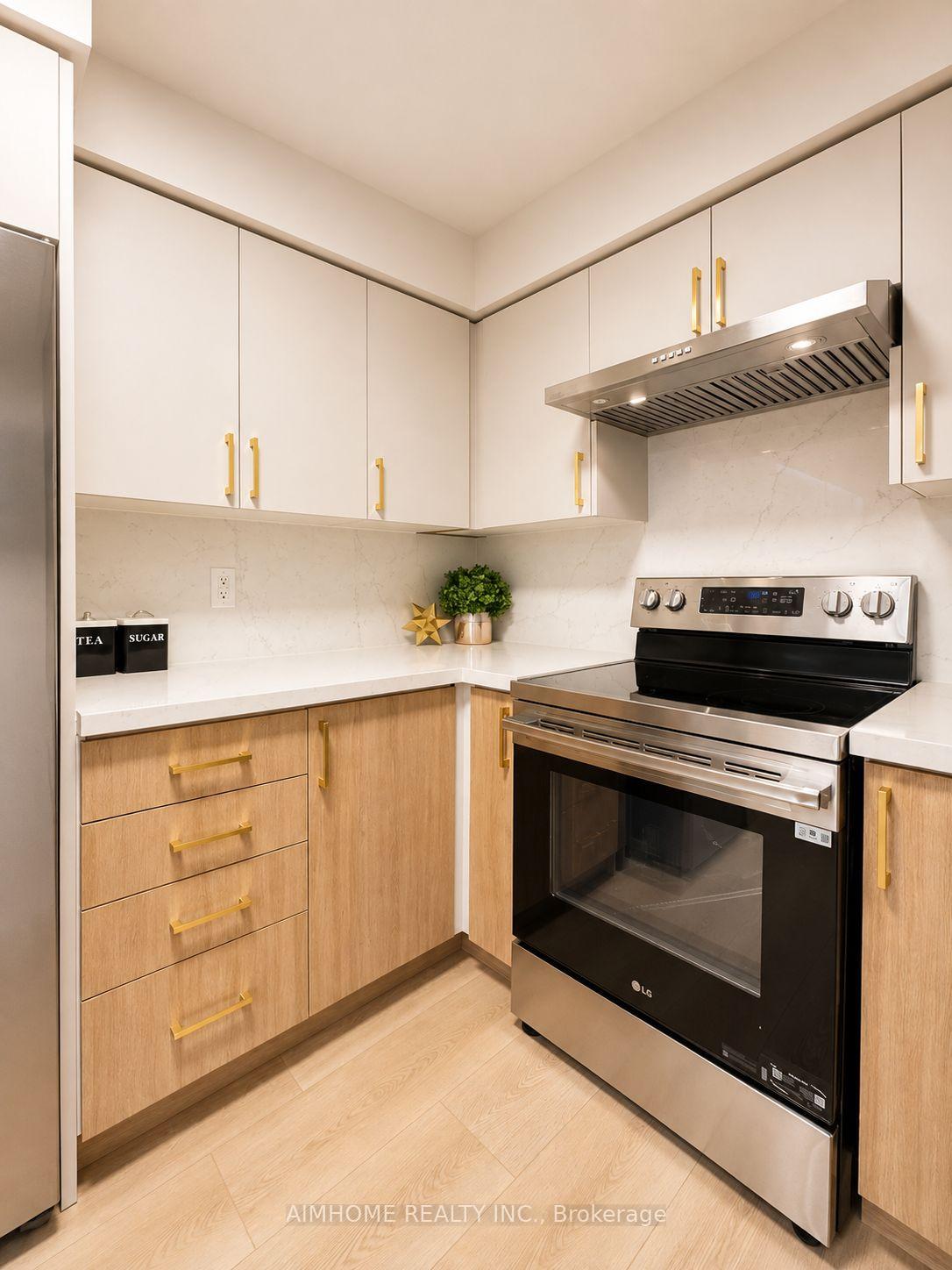 Photo 8 of Unit 804, 75 King William Crescent, Richmond Hill, Langstaff — HOMEH