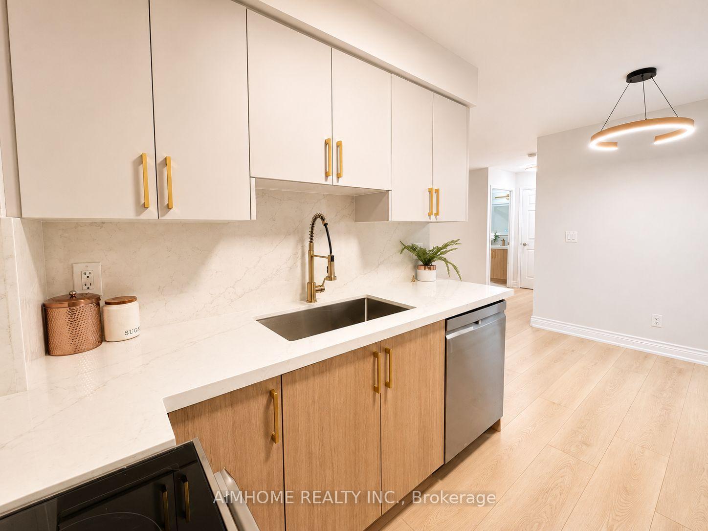 Photo 9 of Unit 804, 75 King William Crescent, Richmond Hill, Langstaff — HOMEH