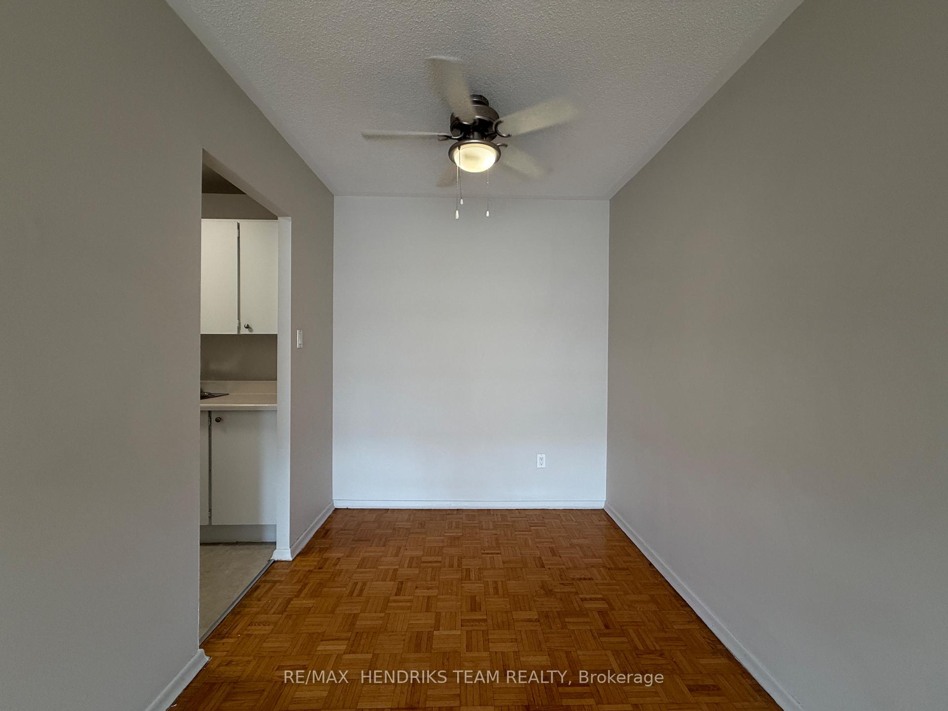Photo 3 of Unit 403, 49 Leaside Drive, St. Catharines, Carlton/Bunting — HOMEH