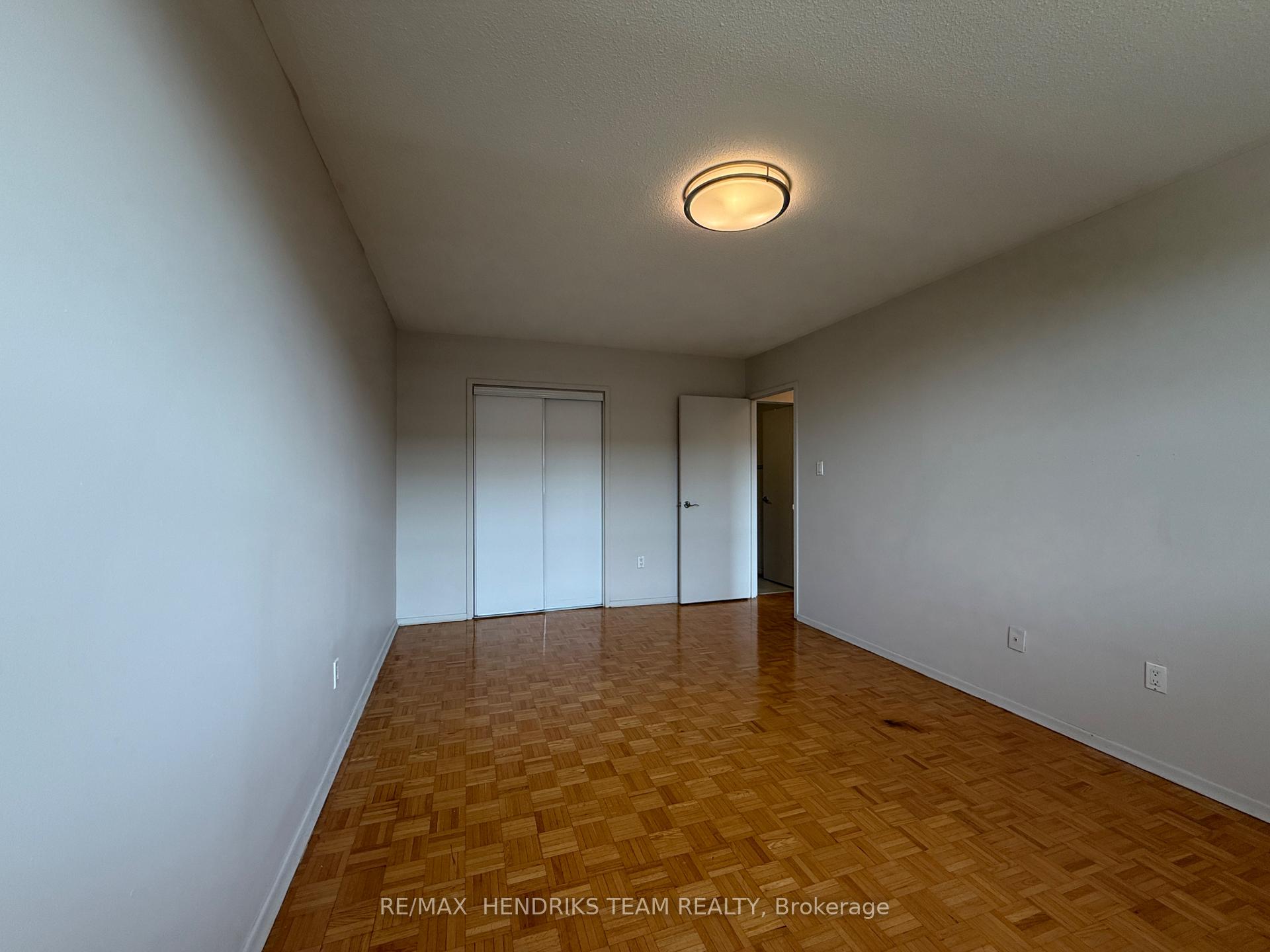 Photo 8 of Unit 403, 49 Leaside Drive, St. Catharines, Carlton/Bunting — HOMEH