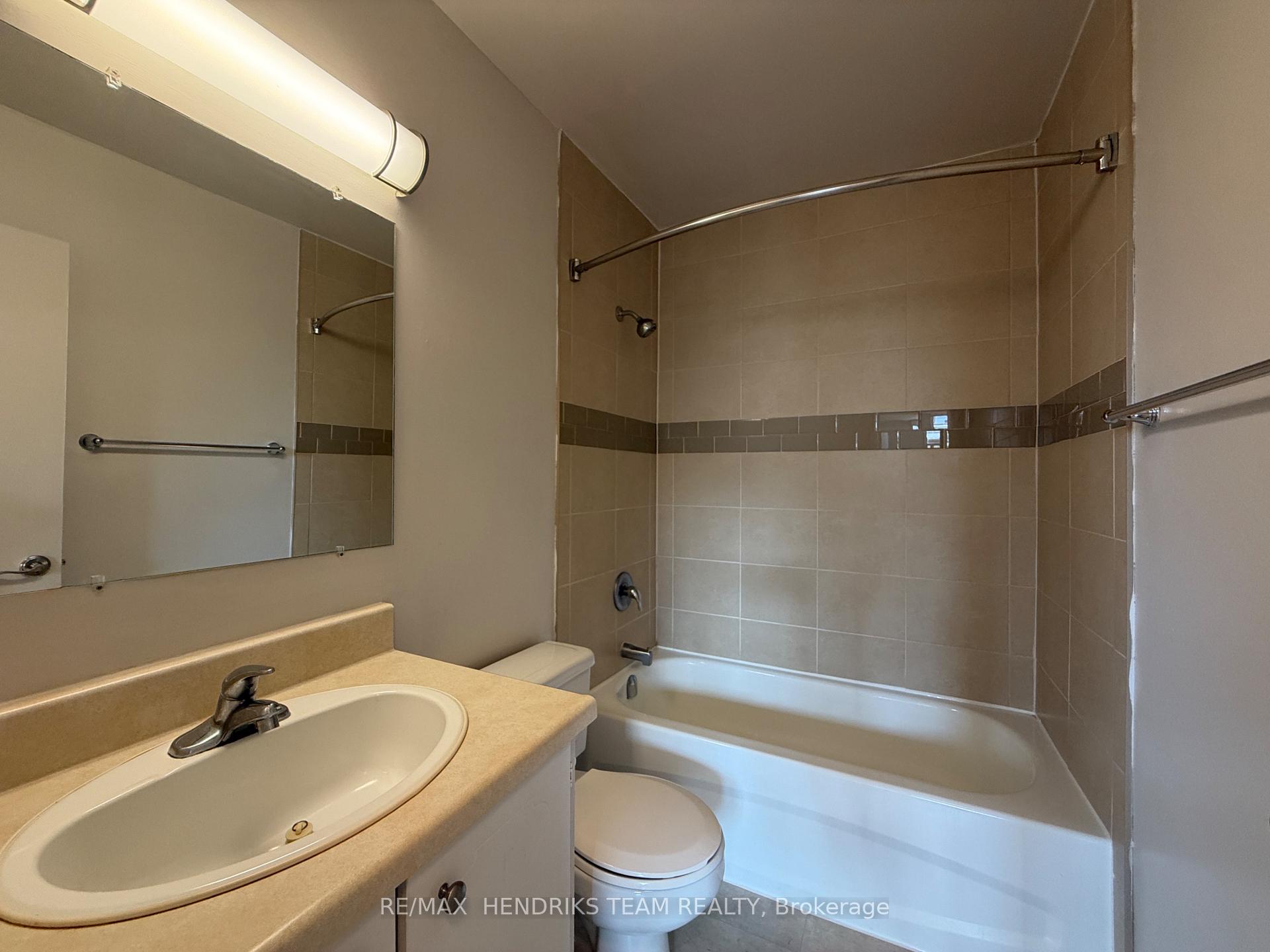 Photo 9 of Unit 403, 49 Leaside Drive, St. Catharines, Carlton/Bunting — HOMEH