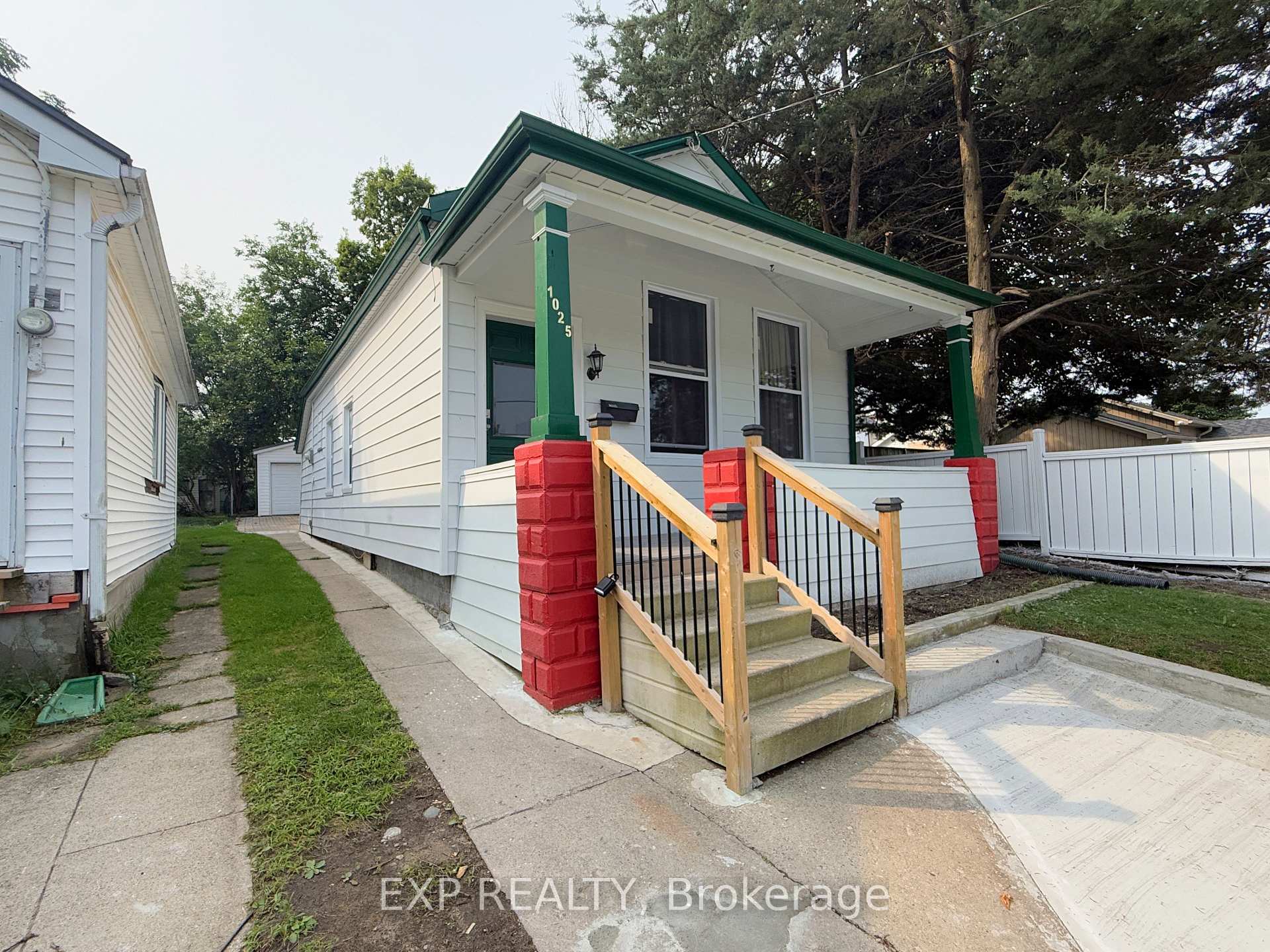 Photo of 1025 York Street