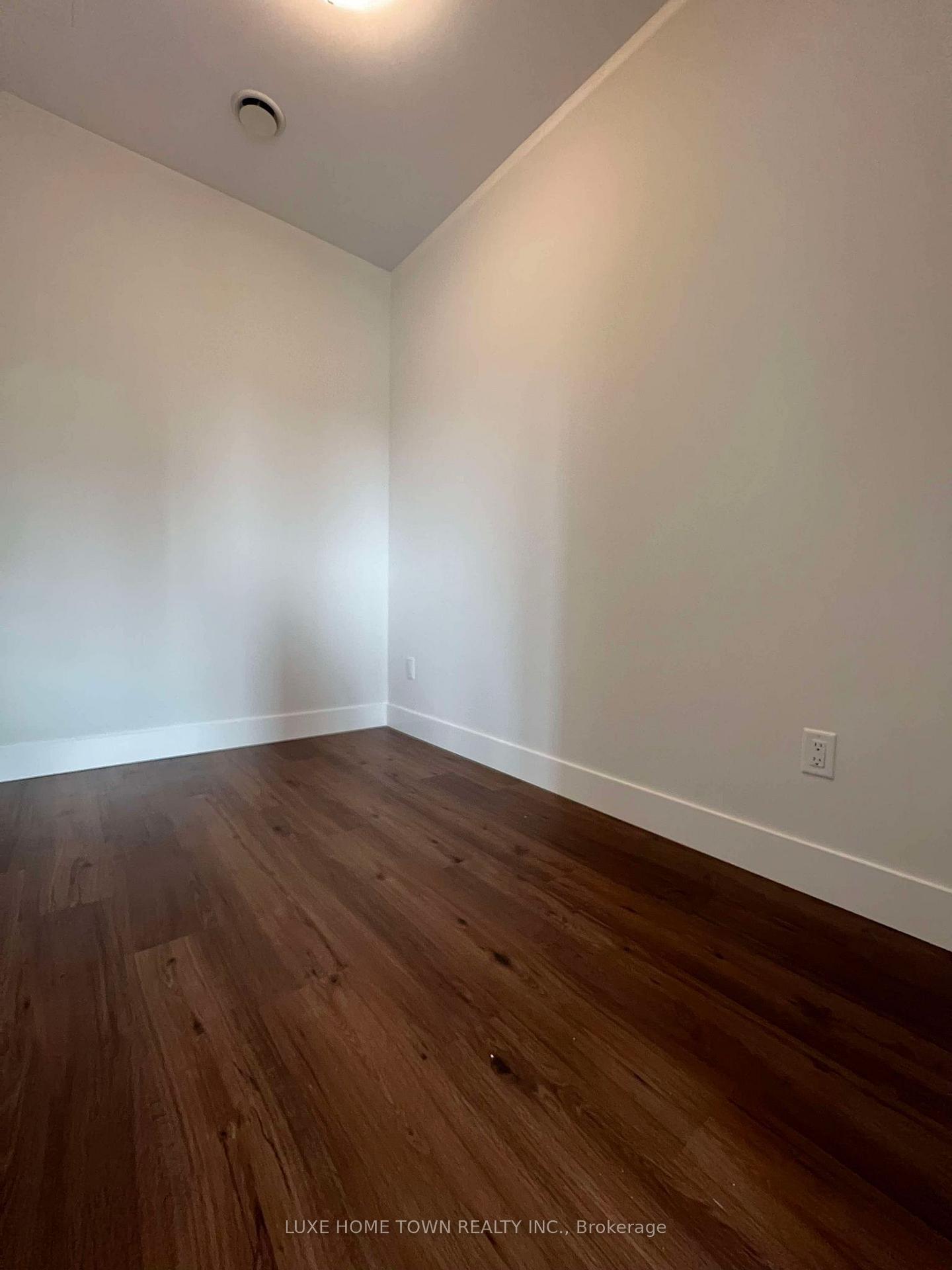 Photo 4 of Unit 606, 1000 Lackner Place, Kitchener, Grand River North — HOMEH