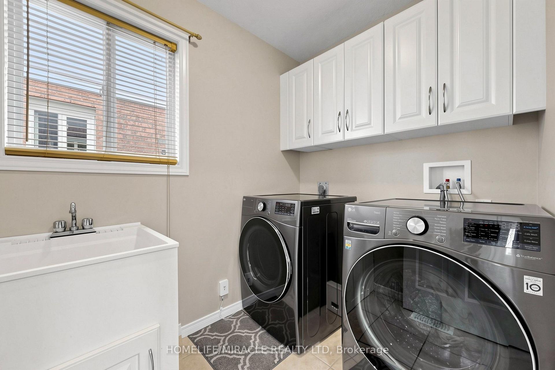 Photo 17 of 378 Mountain Laurel Crescent, Kitchener, Larentian West — HOMEH