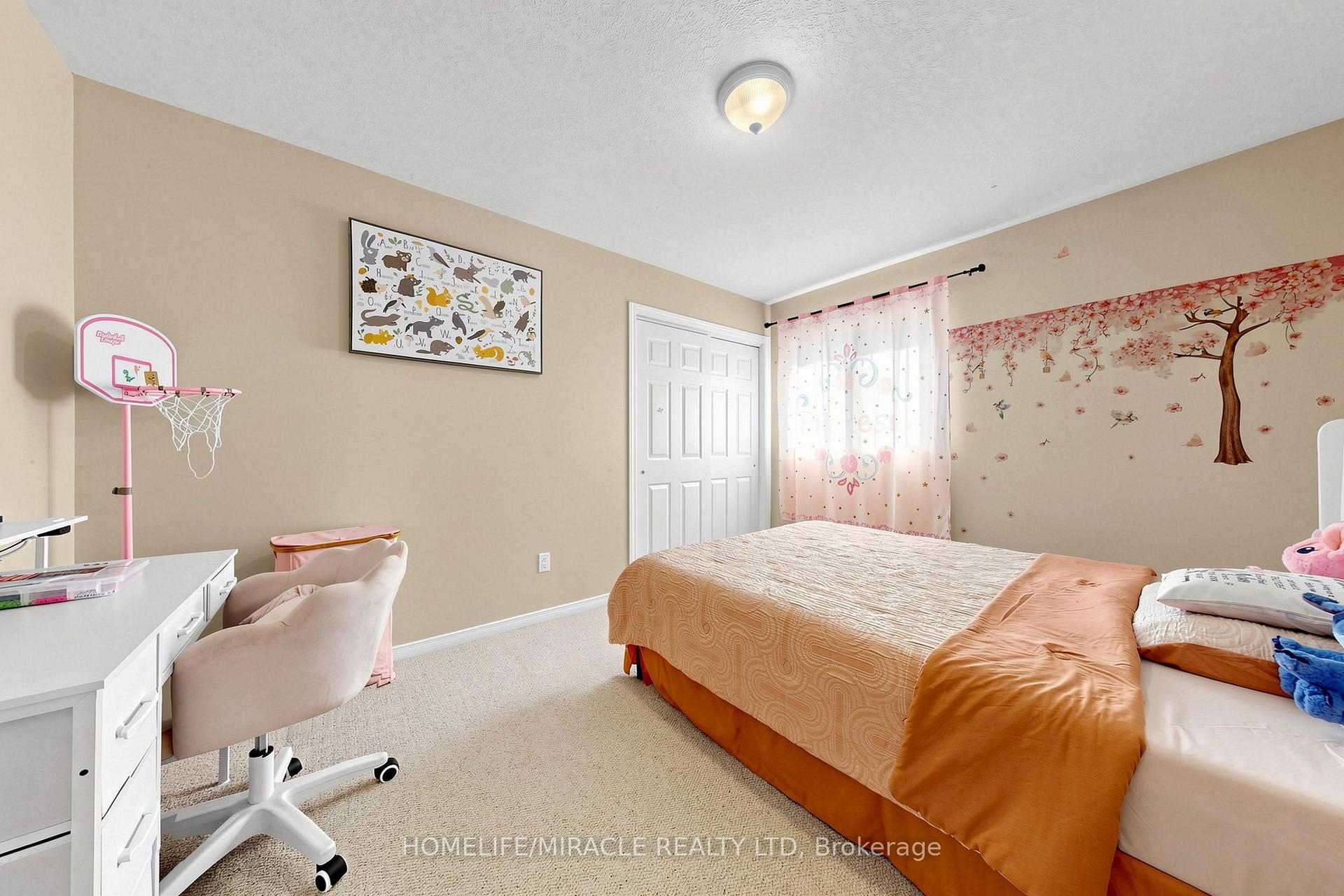 Photo 30 of 378 Mountain Laurel Crescent, Kitchener, Larentian West — HOMEH