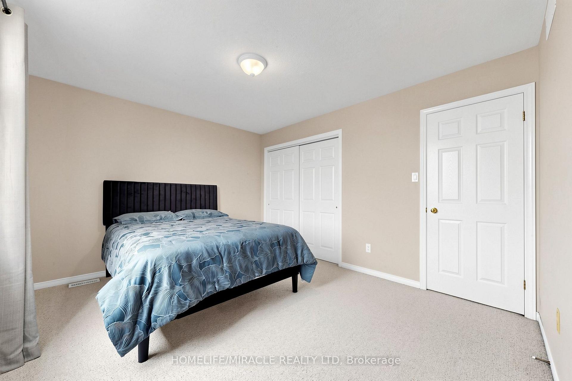 Photo 33 of 378 Mountain Laurel Crescent, Kitchener, Larentian West — HOMEH